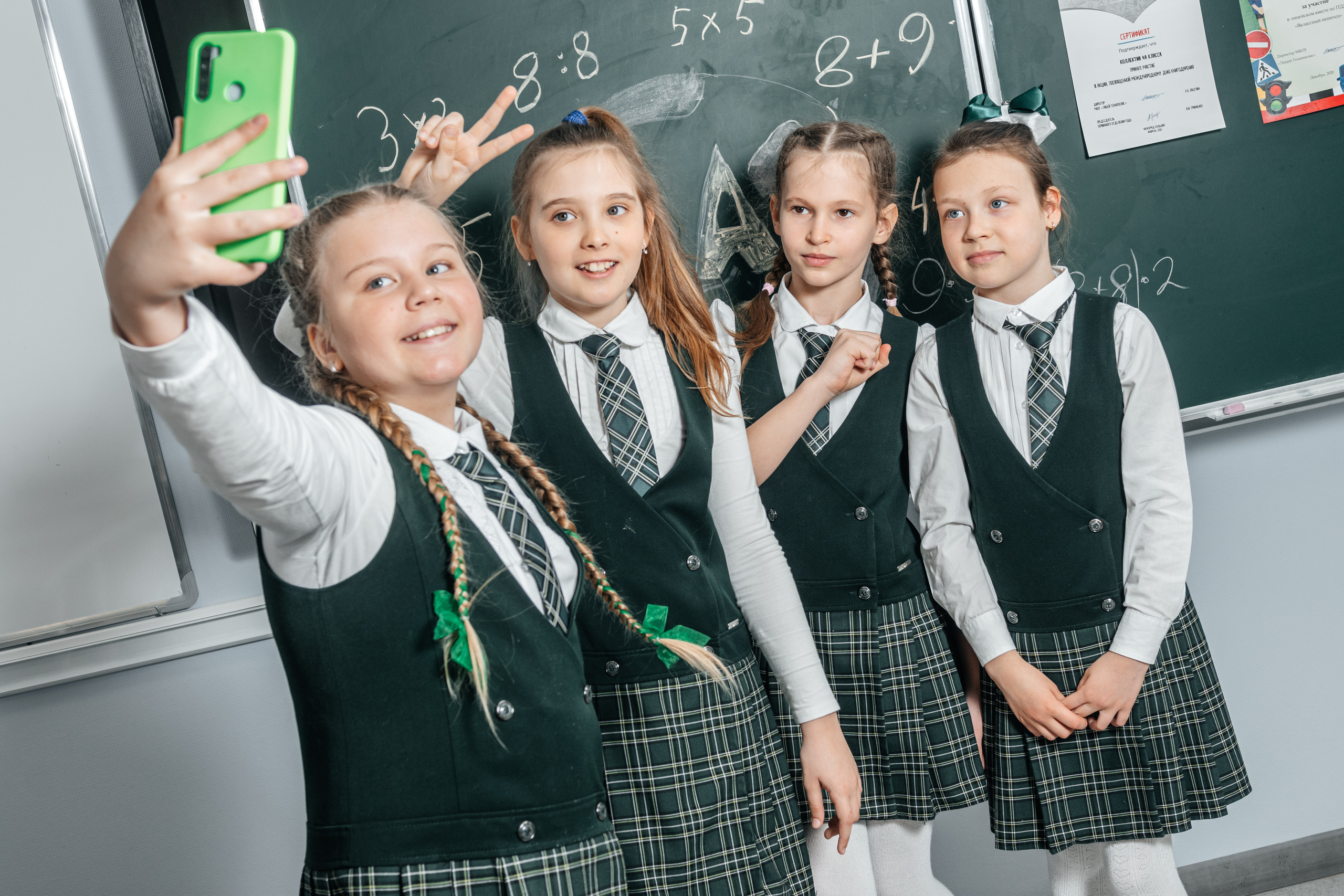 Начальная школа. Современные выпускные альбомы в Новосибирске