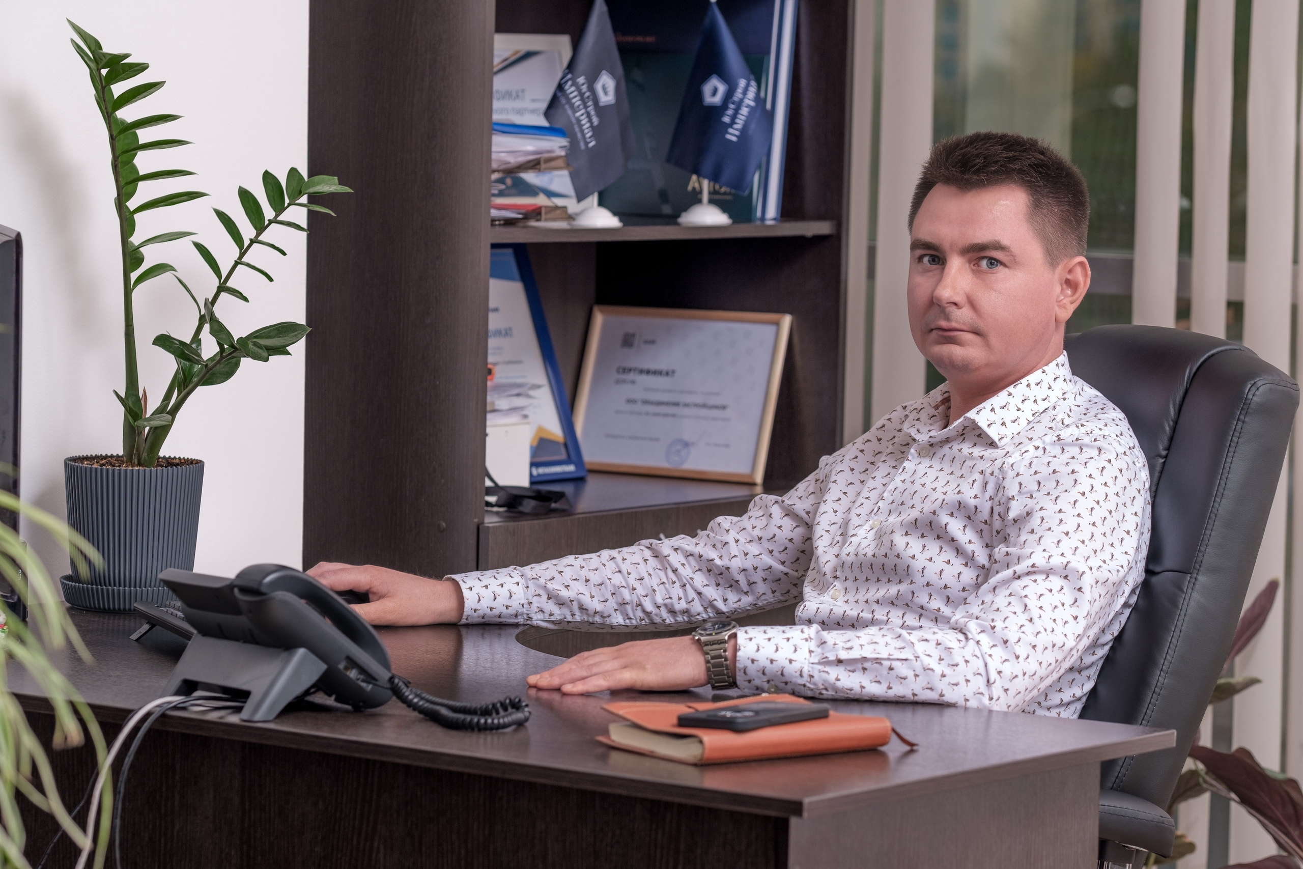 Бизнес фотосессия для компаний, и индивидуальных предпринимателей, риэлторов, строительных компаний и частных поликлиник. Бизнес портрет для юридических лиц.