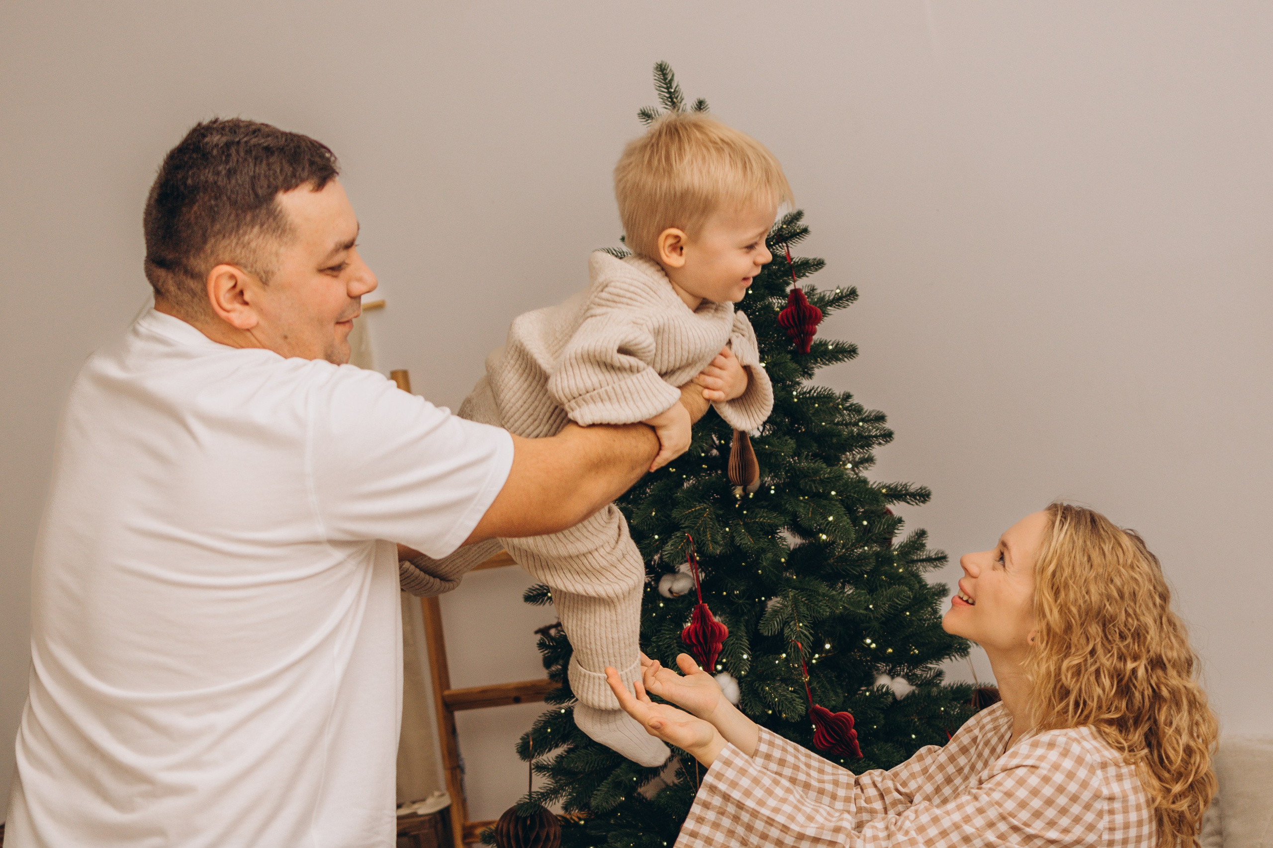 Семейная новогодняя фотосессия в ожидании малыша. Семейный и детский фотограф, женский портрет Москва Светлана Мертикова