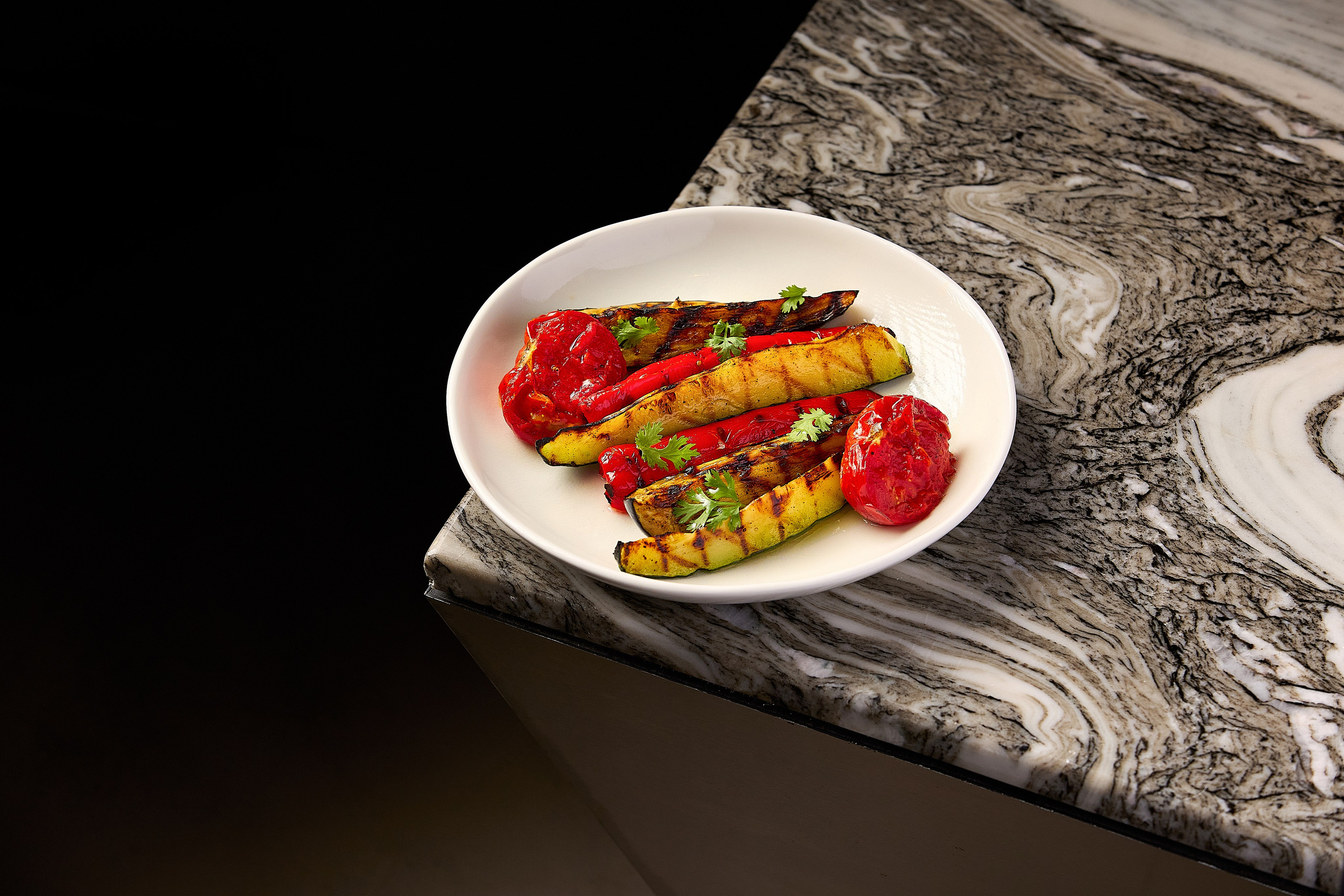 Hookah Place Dishes. Evgeny Yatsenko — Photographer in Dubai