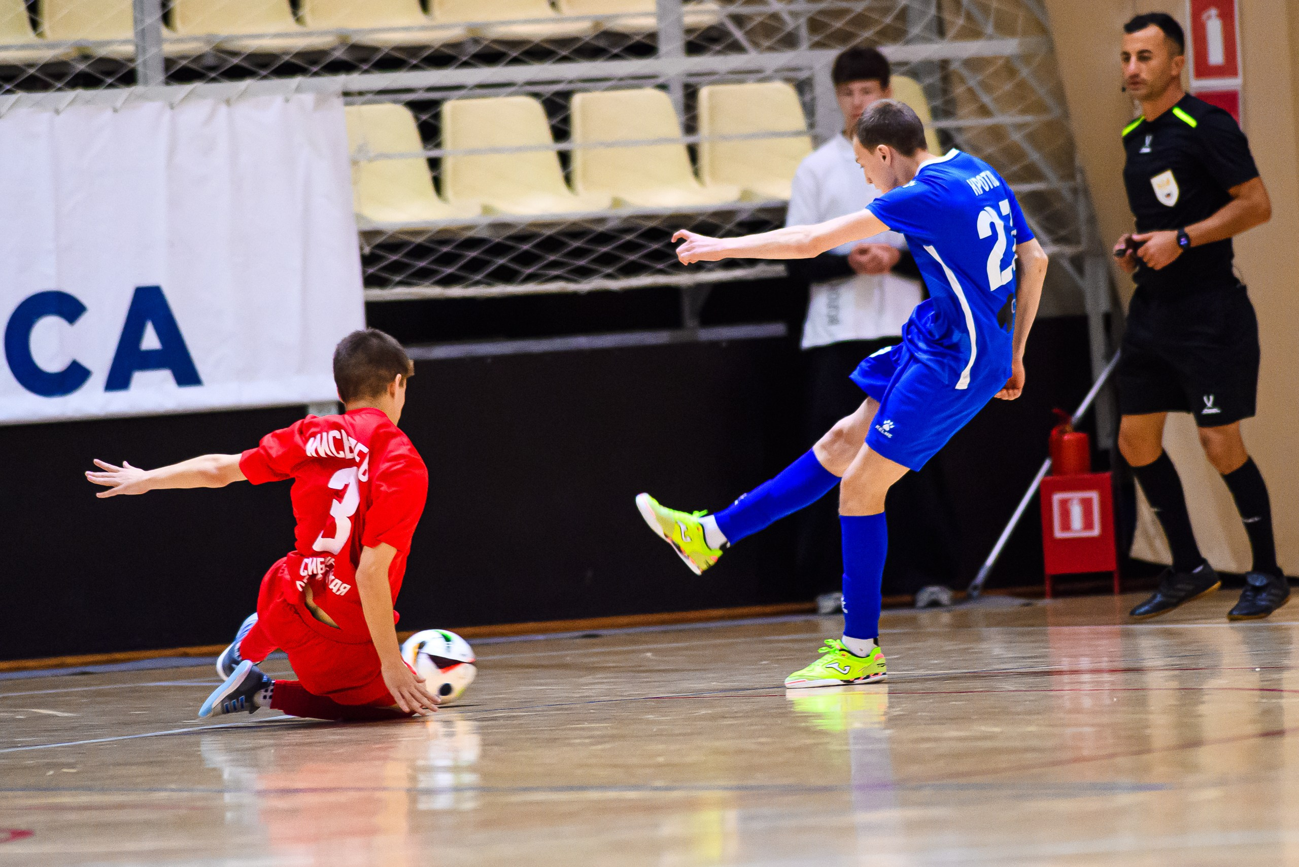 Высшая лига по футзалу — Сезон 2024-2025 — 2ой тур. Репортажный фотограф в Кемерово