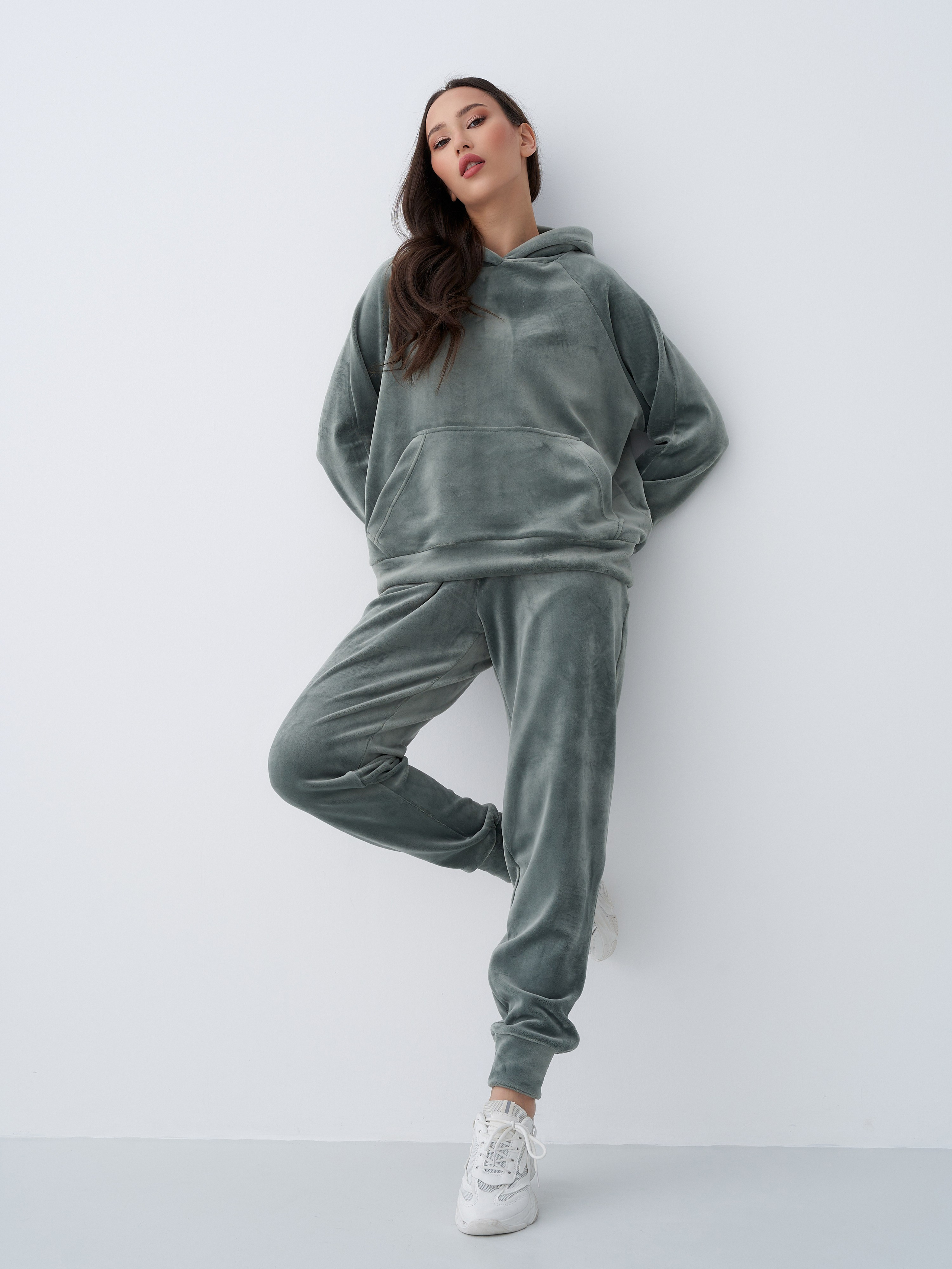 Анастасия З. Контент для маркетплейсов и соцсетей. Фото и видео съемка