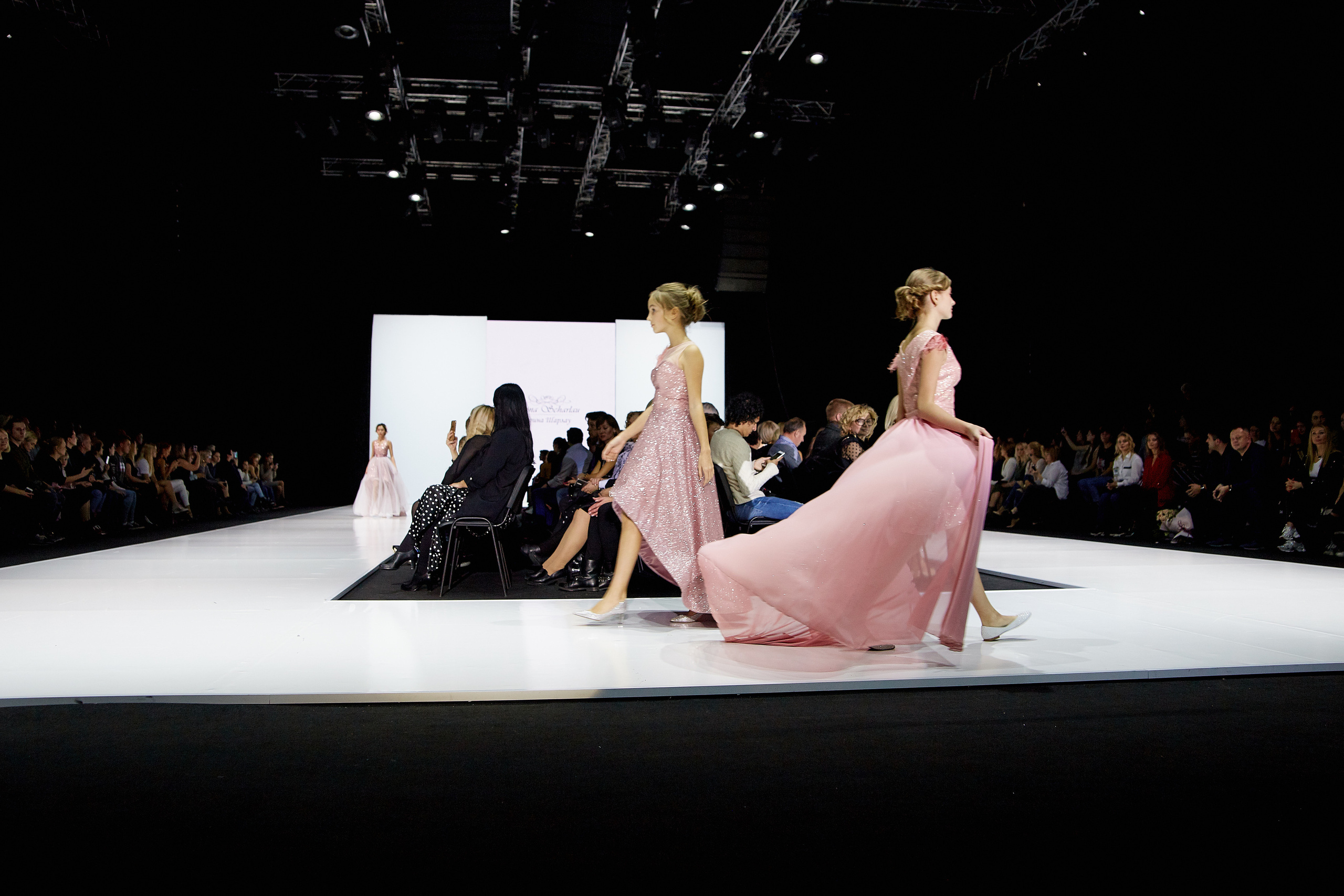 MFW 2019 oct (Moscow Fashion Week) Неделя Моды в Москве. Профессиональный фотограф Светлана Писарева