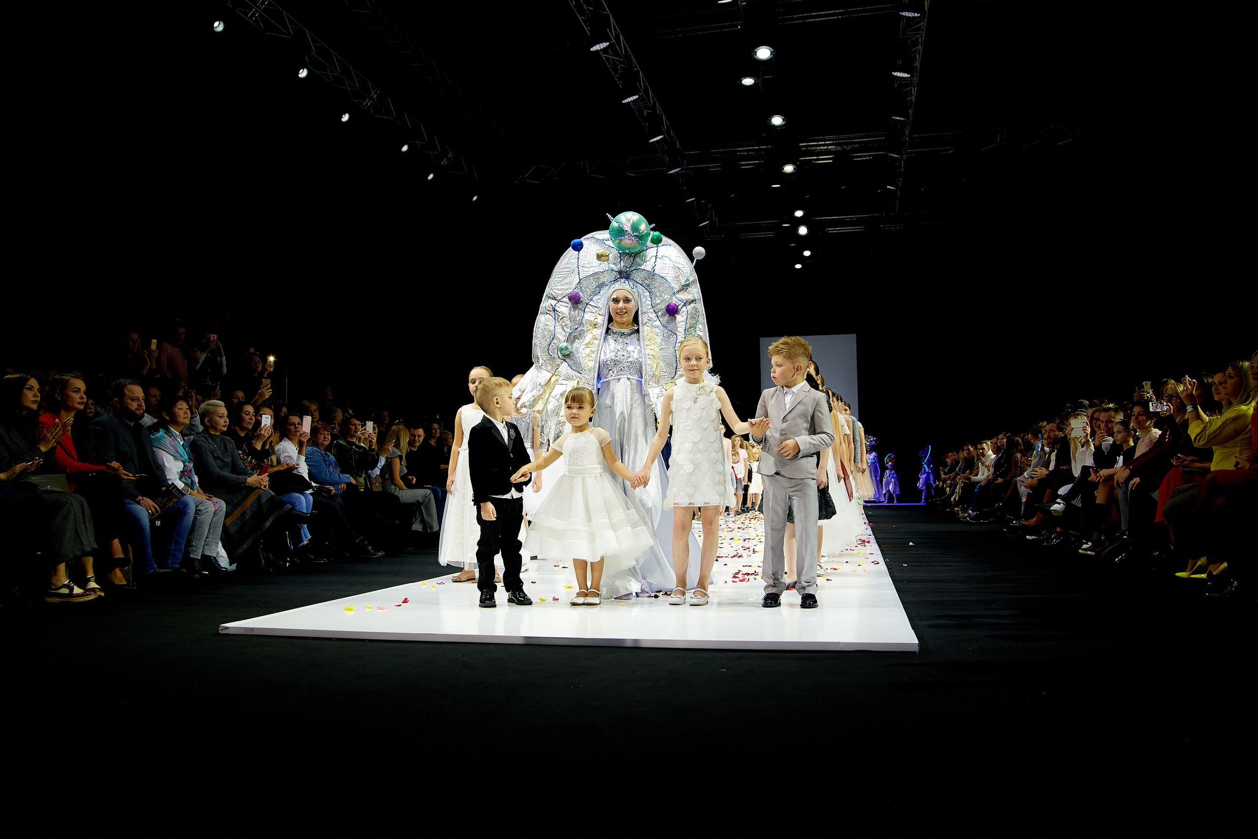 MFW 2018 oct (Moscow Fashion Week) Неделя Моды в Москве. Профессиональный фотограф Светлана Писарева