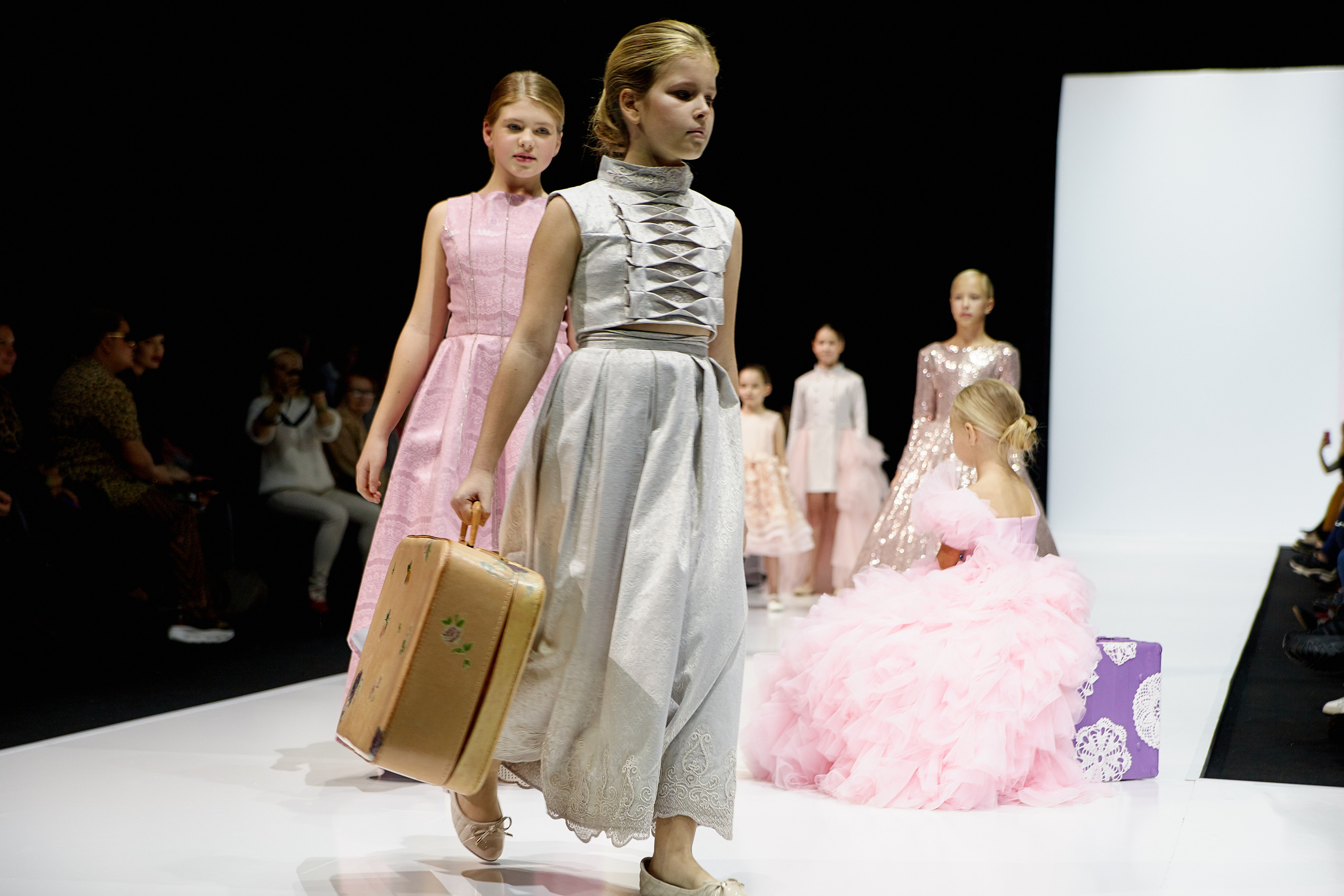 MFW 2019 oct (Moscow Fashion Week) Неделя Моды в Москве. Профессиональный фотограф Светлана Писарева