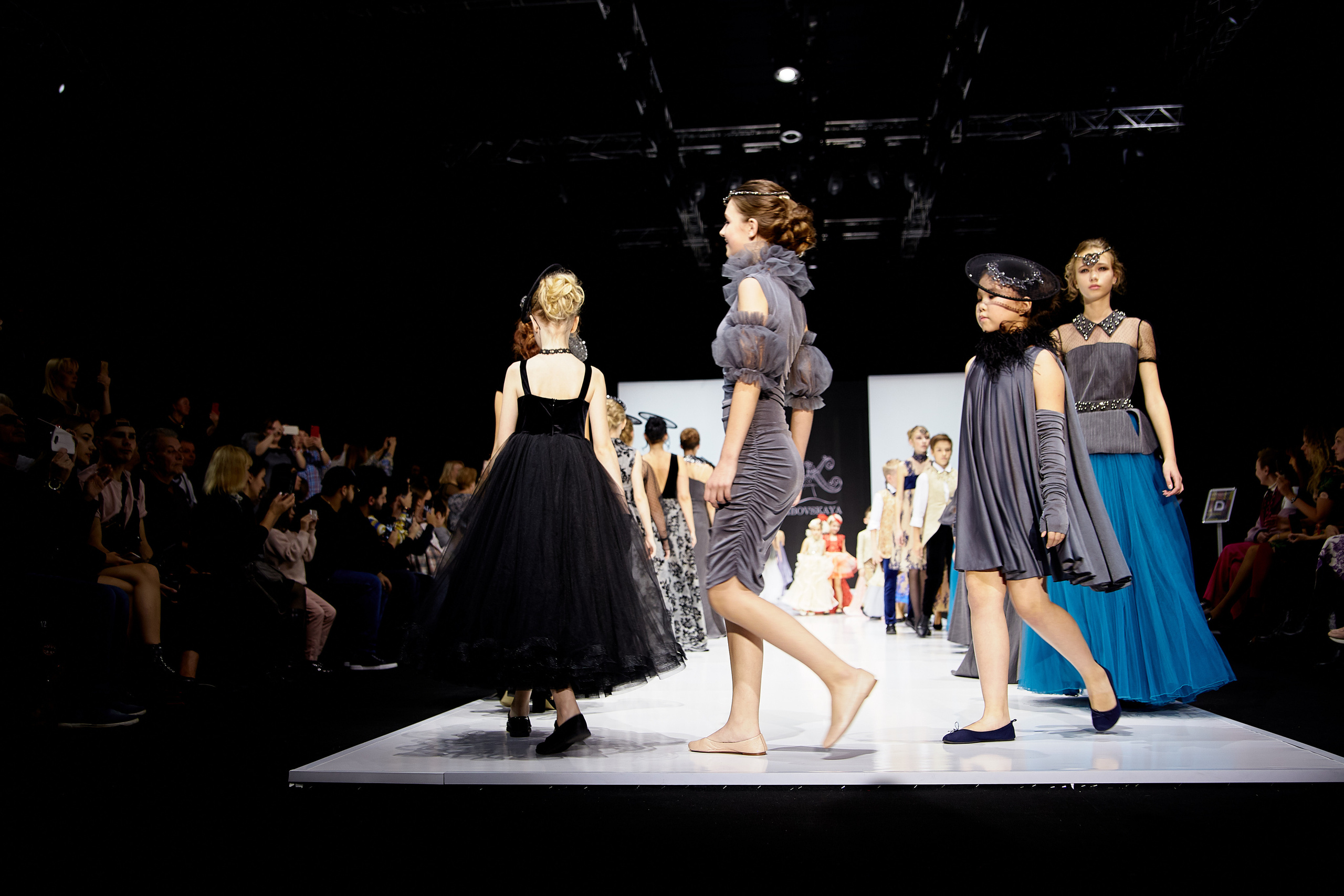 MFW 2019 oct (Moscow Fashion Week) Неделя Моды в Москве. Профессиональный фотограф Светлана Писарева