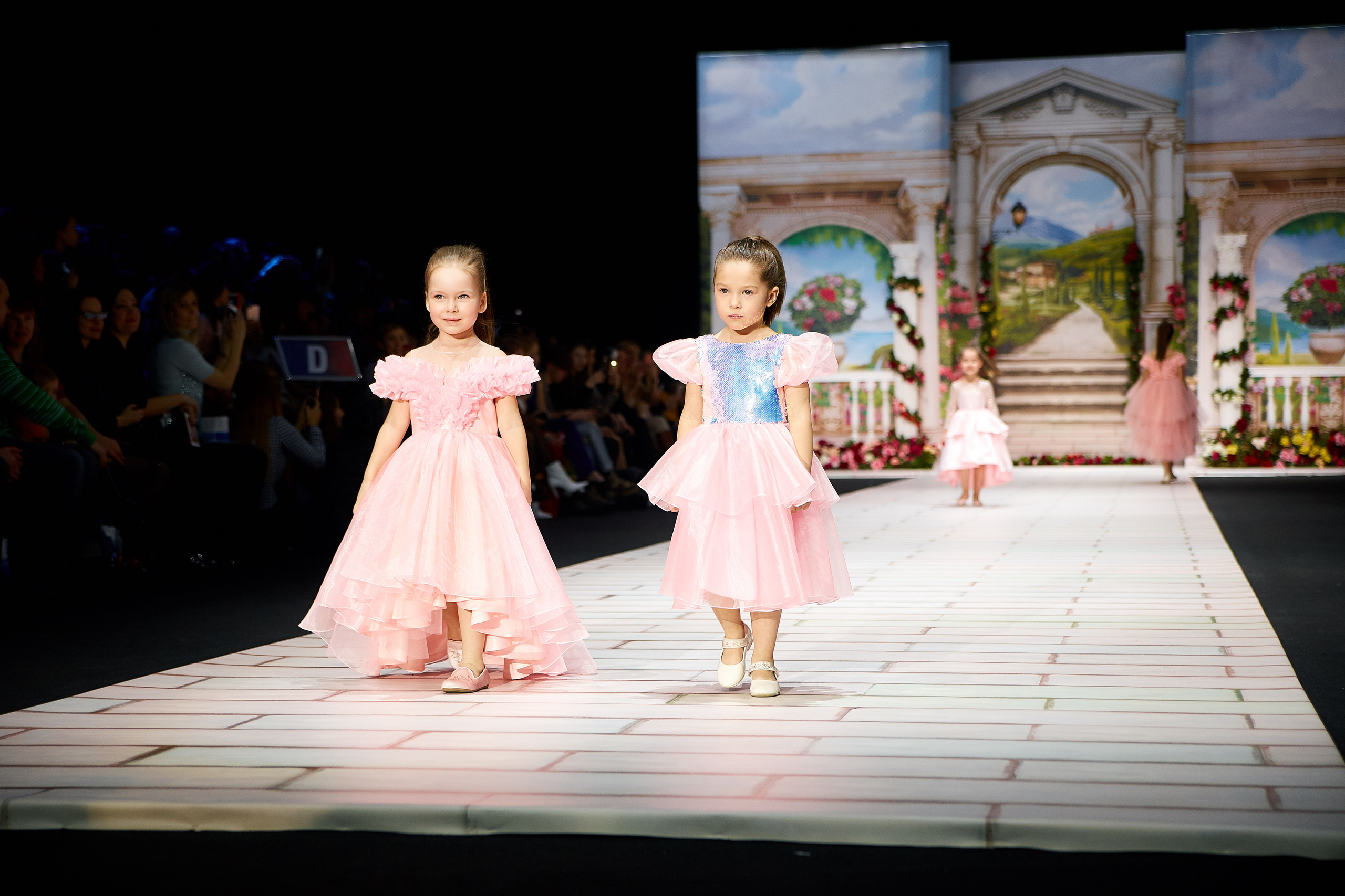 MFW 2019 march (Moscow Fashion Week) Неделя Моды в Москве. Профессиональный фотограф Светлана Писарева