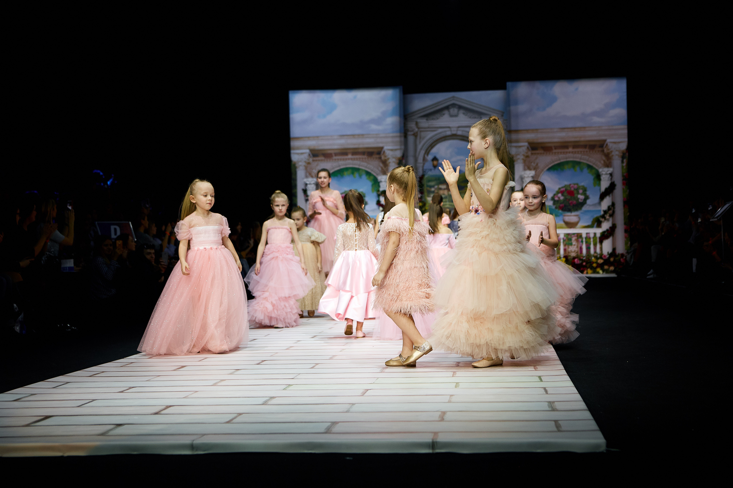 MFW 2019 march (Moscow Fashion Week) Неделя Моды в Москве. Профессиональный фотограф Светлана Писарева