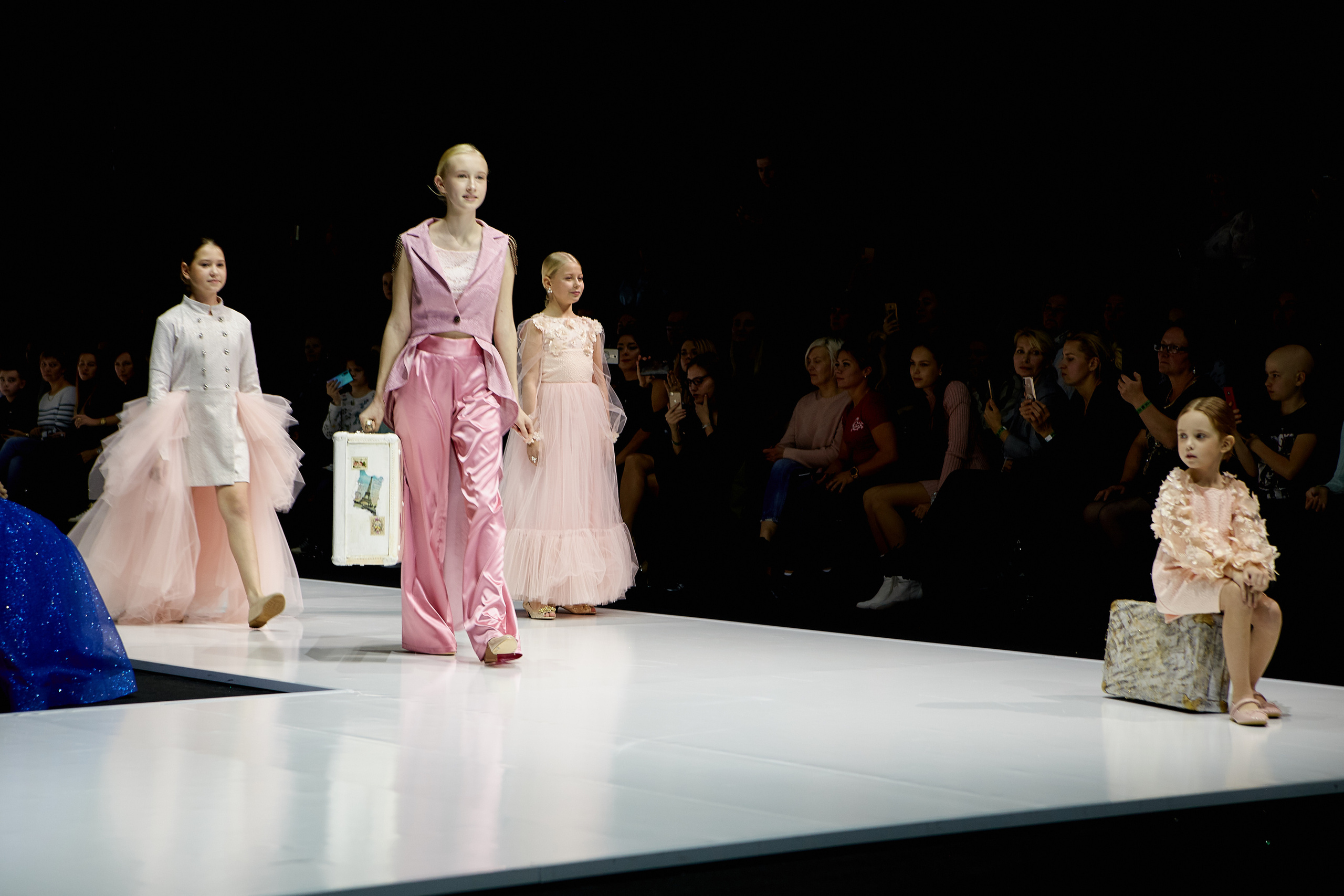 MFW 2019 oct (Moscow Fashion Week) Неделя Моды в Москве. Профессиональный фотограф Светлана Писарева