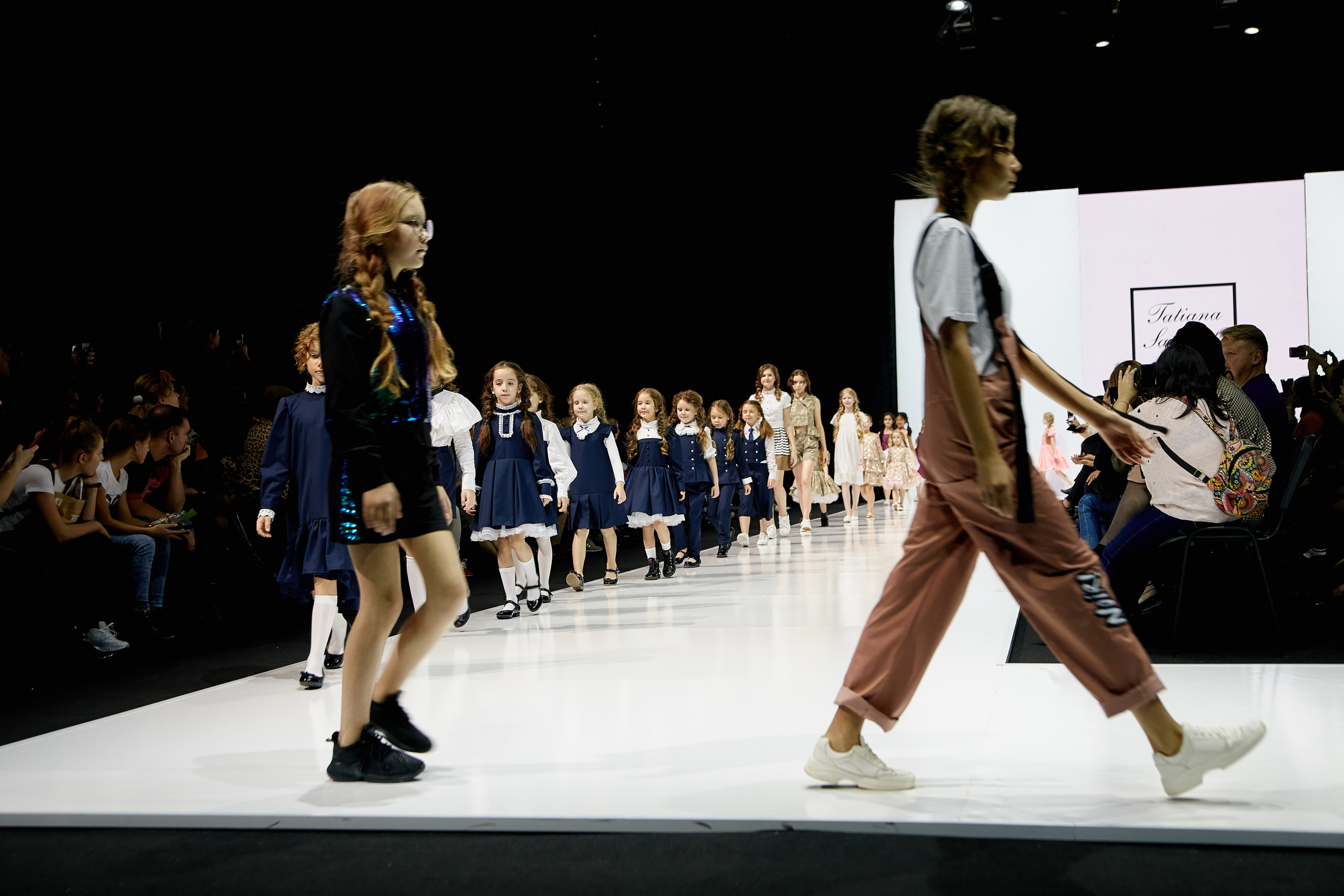 MFW 2019 oct (Moscow Fashion Week) Неделя Моды в Москве. Профессиональный фотограф Светлана Писарева