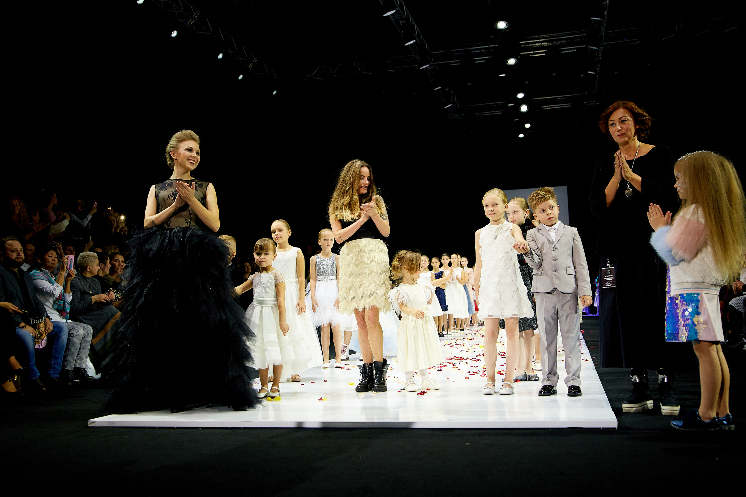 MFW 2018 oct (Moscow Fashion Week) Неделя Моды в Москве. Профессиональный фотограф Светлана Писарева