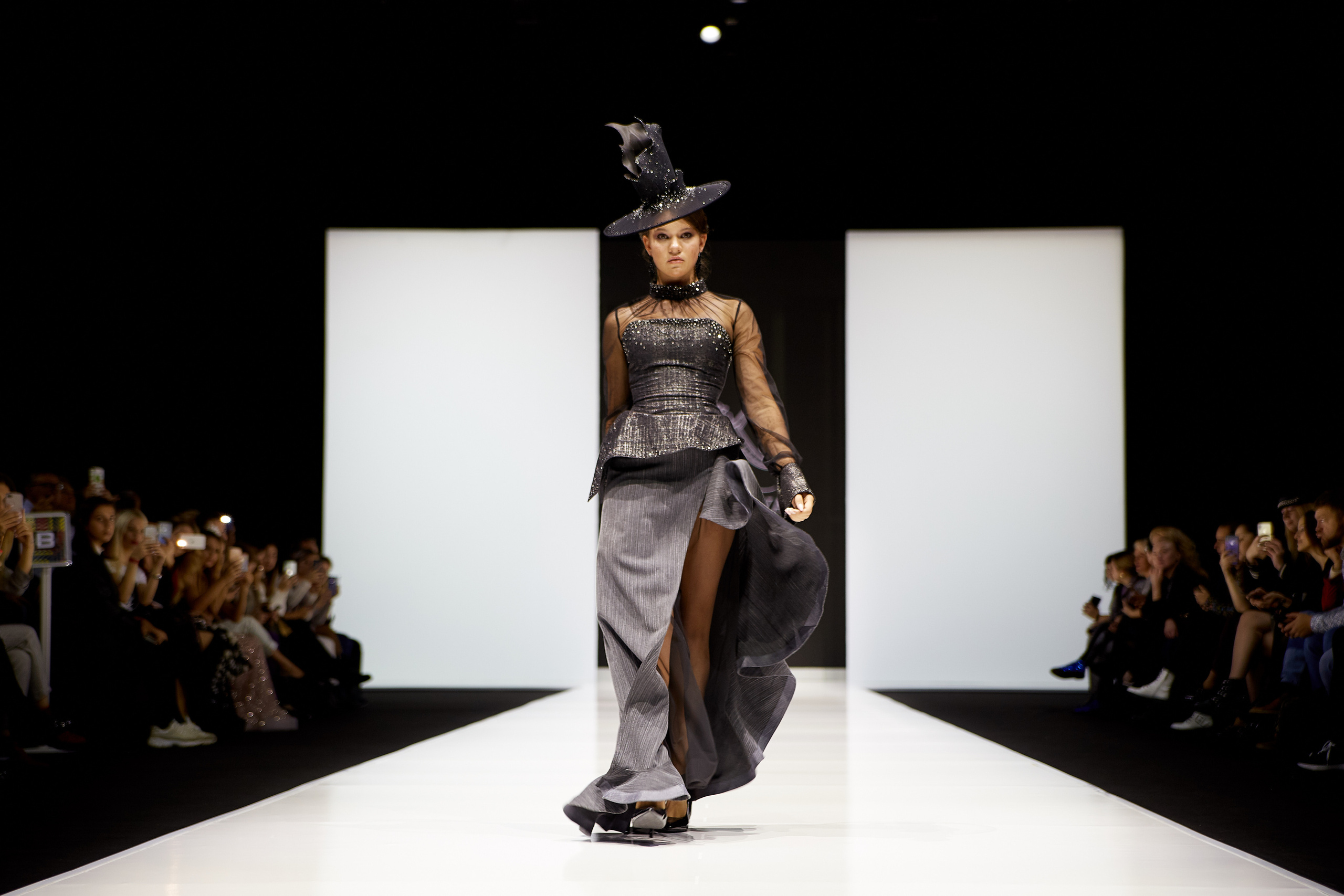 MFW 2019 oct (Moscow Fashion Week) Неделя Моды в Москве. Профессиональный фотограф Светлана Писарева