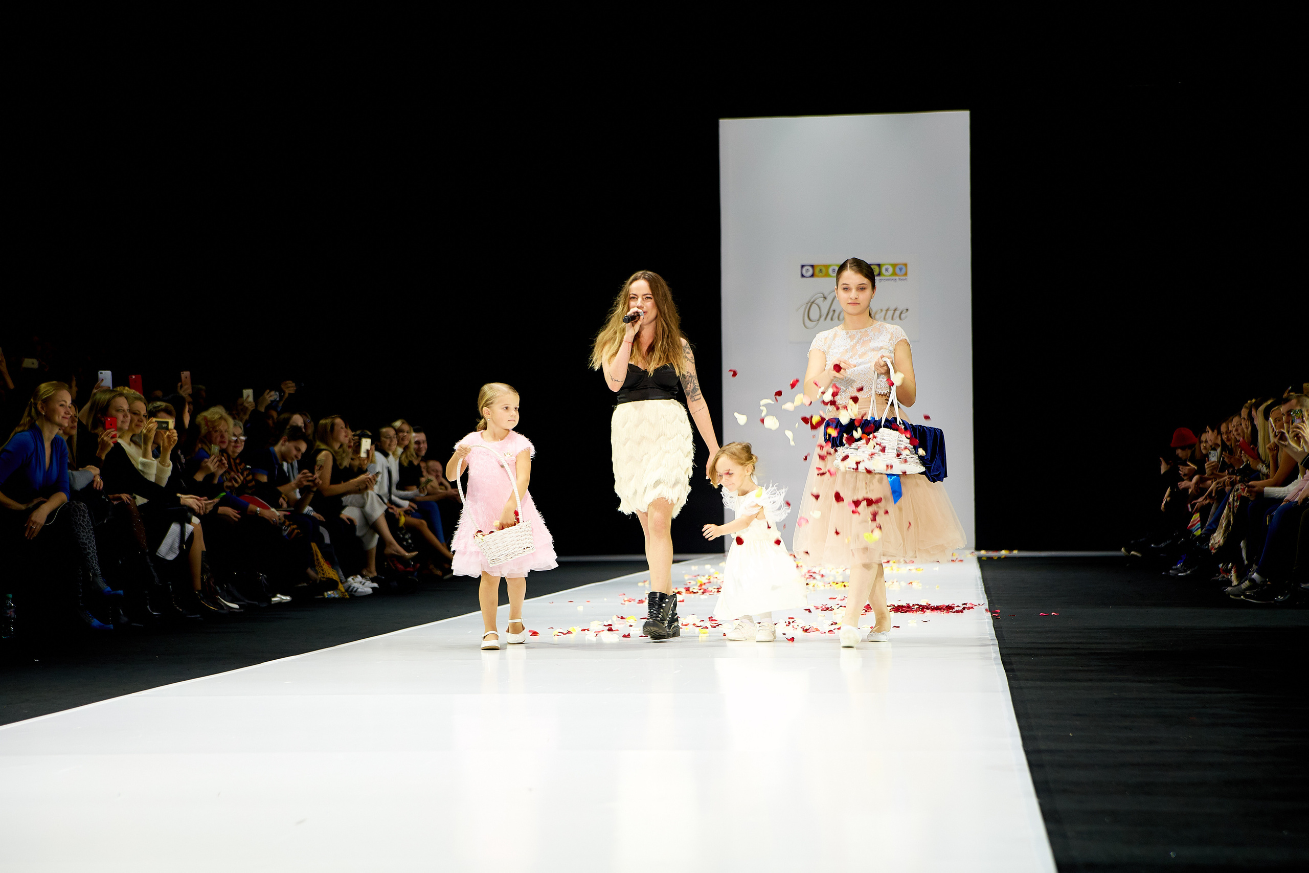 MFW 2018 oct (Moscow Fashion Week) Неделя Моды в Москве. Профессиональный фотограф Светлана Писарева