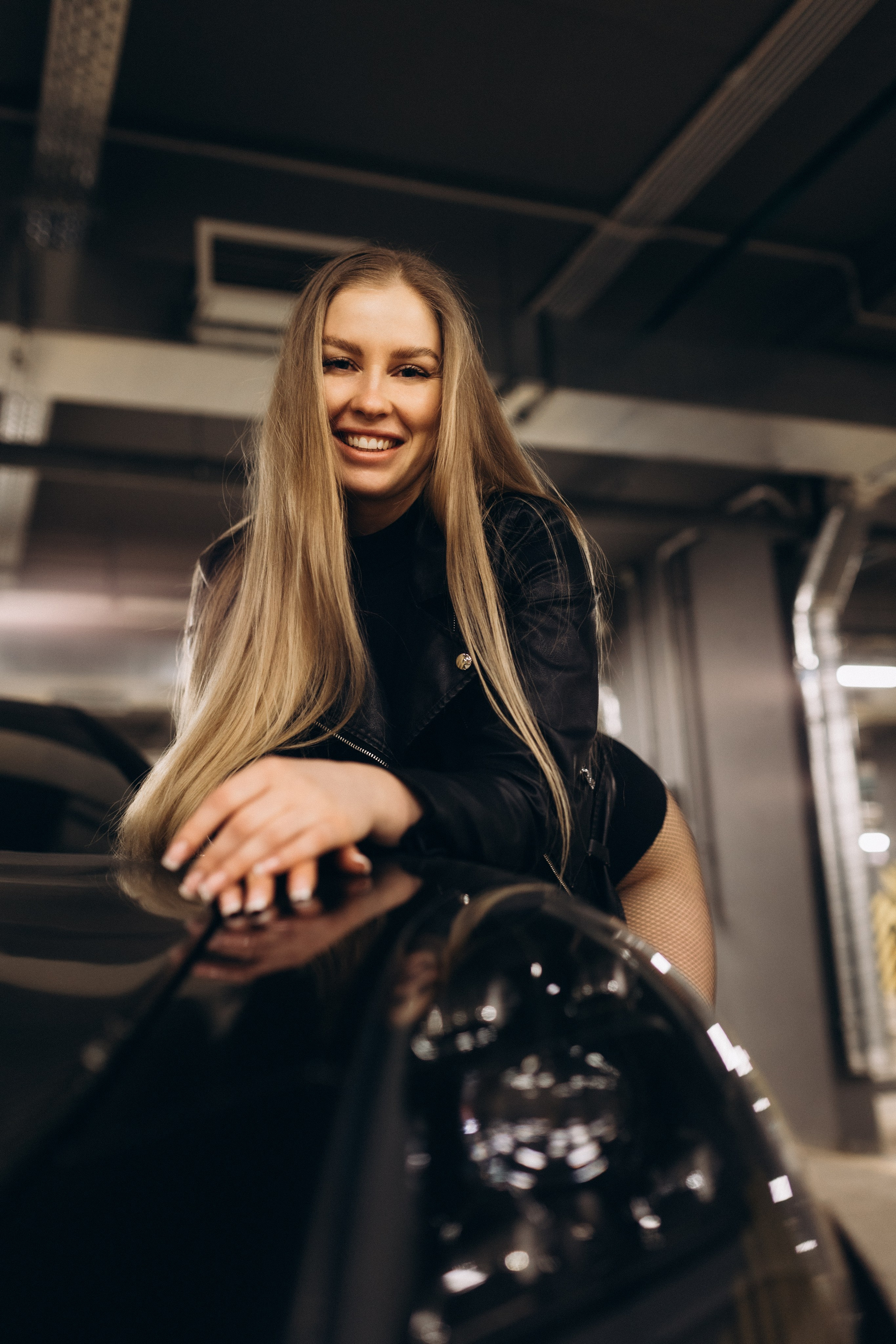 Наташа и парковка. Фотограф Артем Бросов в Санкт-Петербурге и Дубае