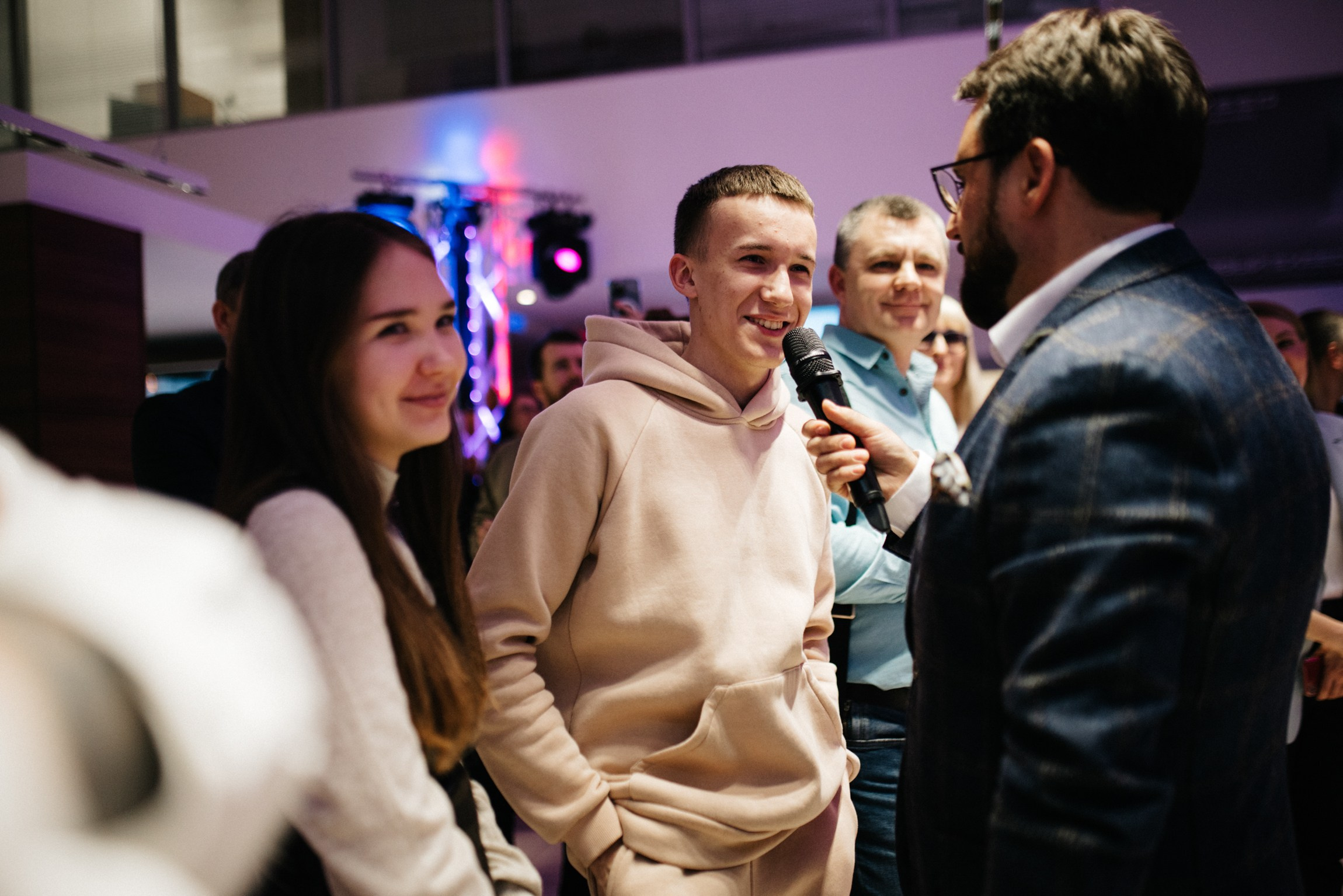 Открытие автосалона Exeed. Портретный и репортажной фотограф Алексей Волков. Москва, Оренбург