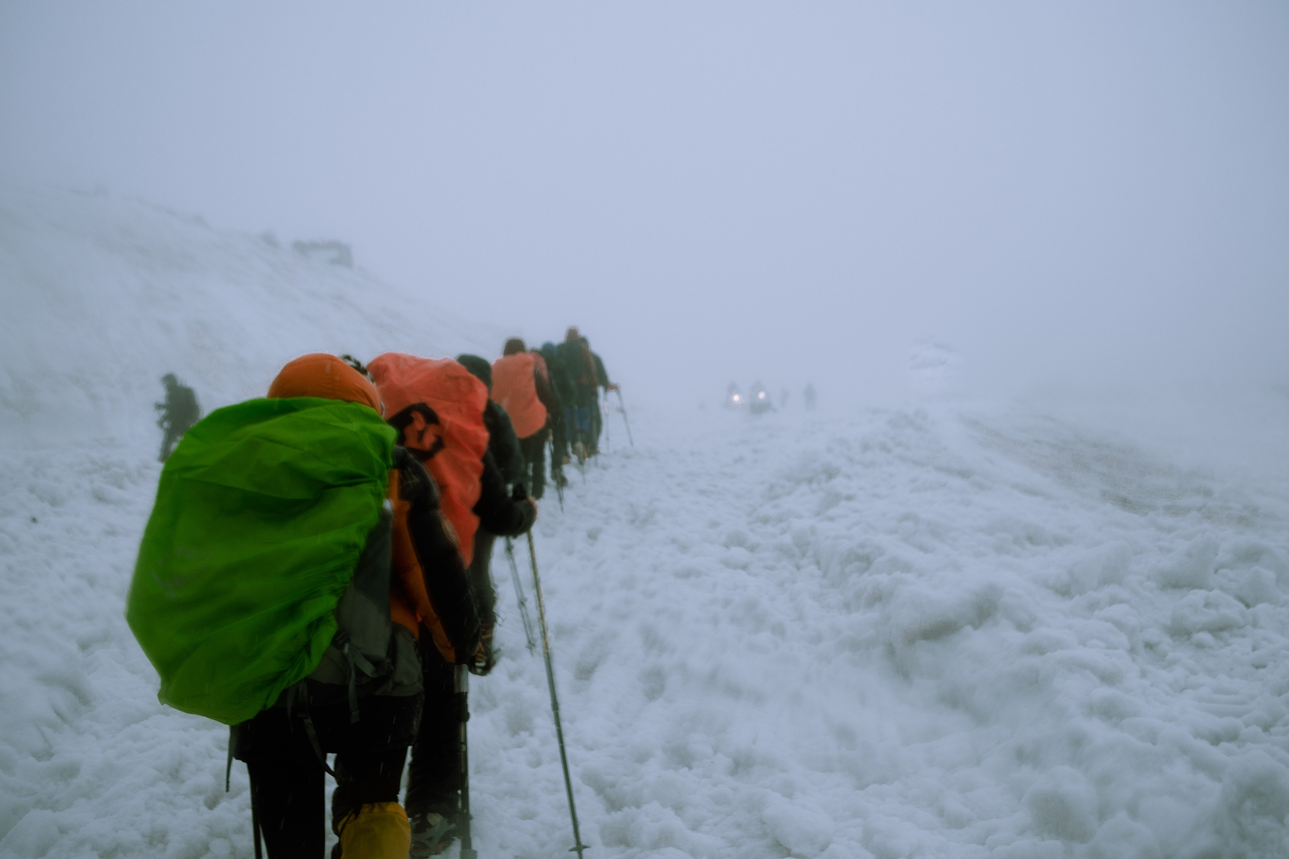 До Приюта-11 в снег. Фотограф Настя | Экспедиции и лайфстайл
