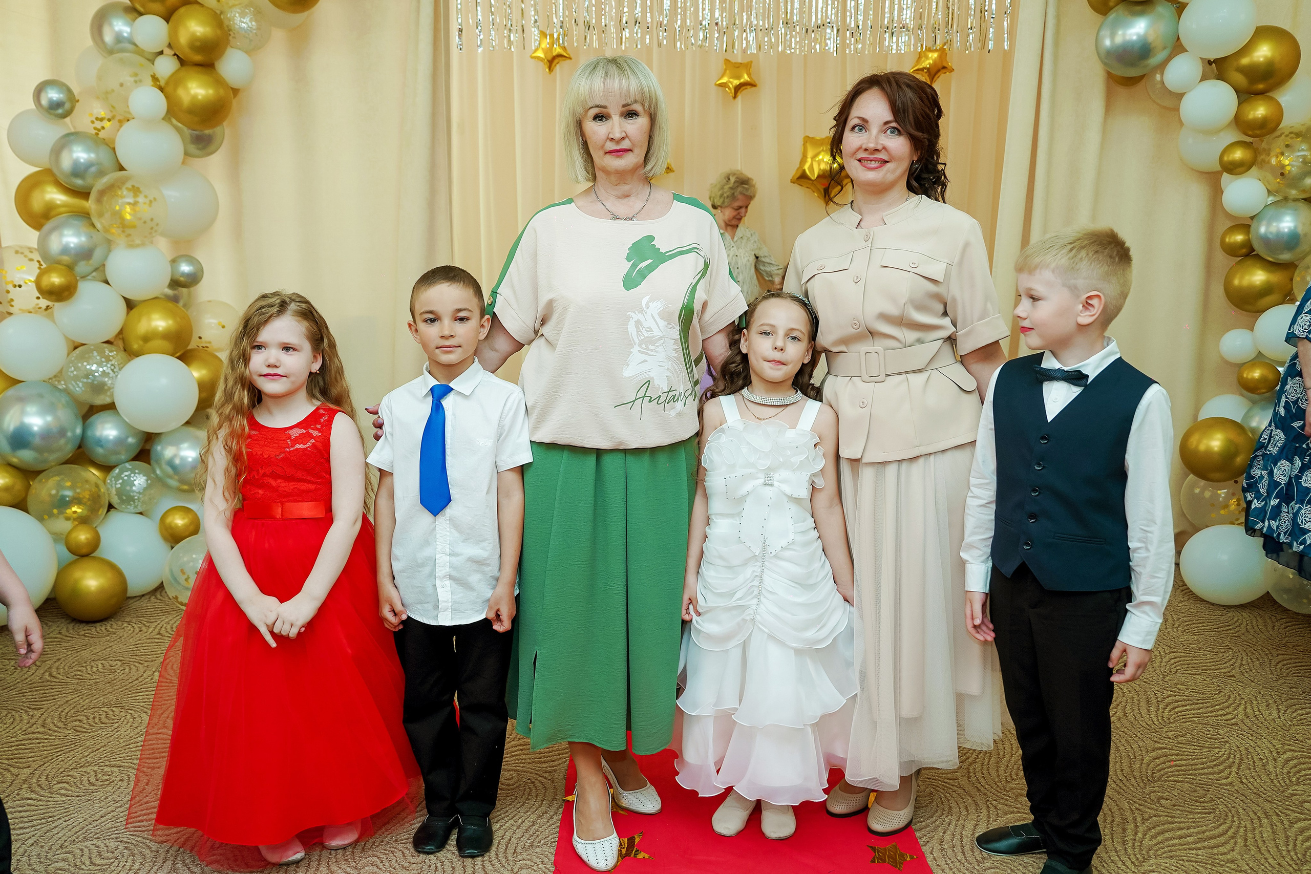 Фотосъемка видеосъёмка фотограф видеооператор новогодних утренников  в. Фотограф, видеооператор Нина Коршунова