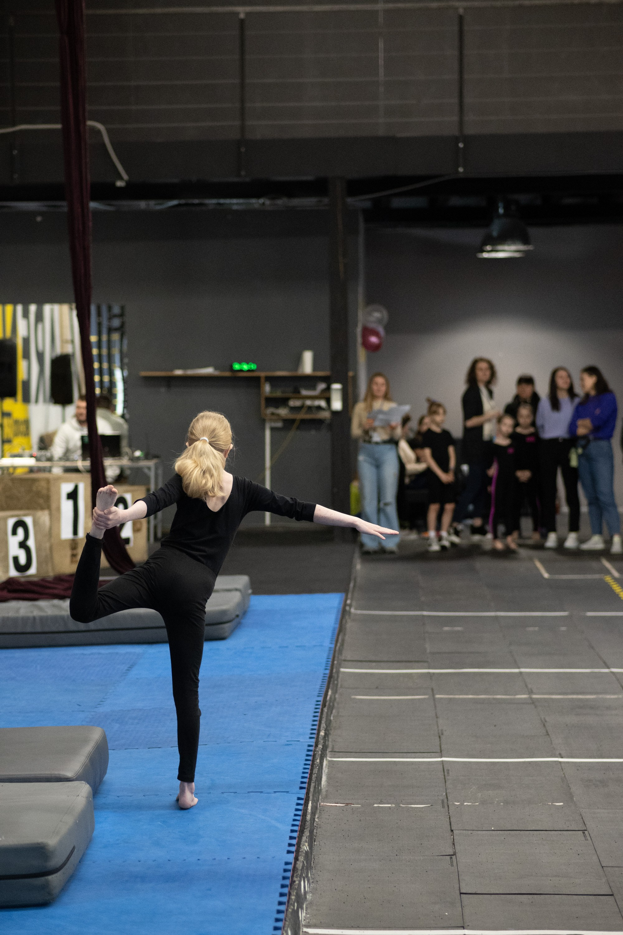 Внутриклубные соревнования по воздушной гимнастике 02.04.23