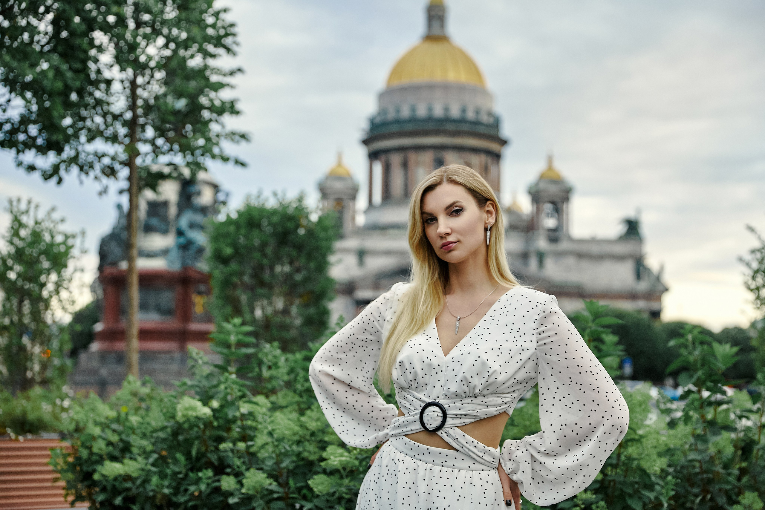 Фотосессия в центре Петербурга в белые ночи. Рекламный фотограф Санкт-Петербург Катерина Мишкель