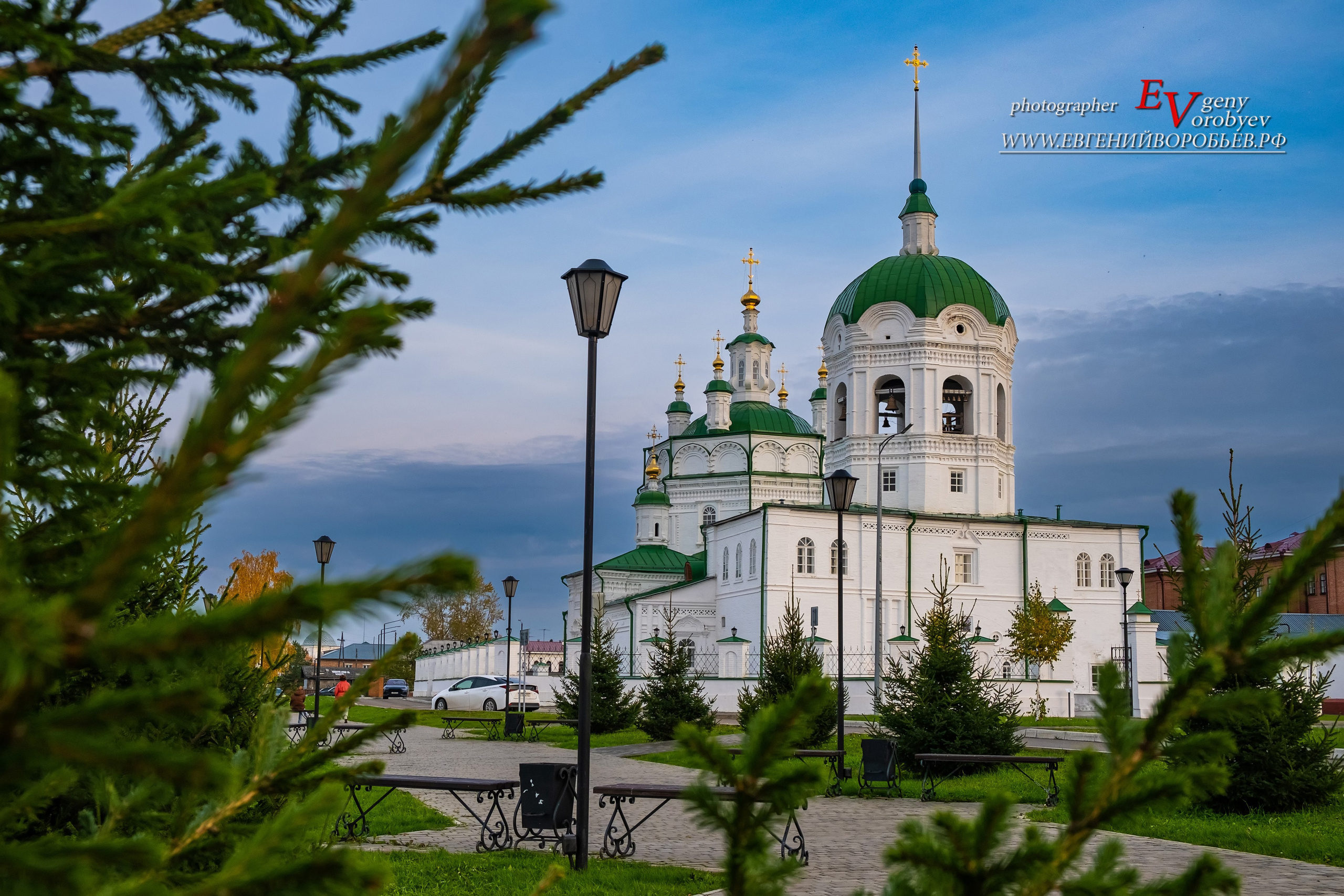 экскурсии Енисейск Красноярск аренда микроавтобуса трансфер индивидуальный тур фото набережная дегустация сибирской кухни интересные места что посмотреть куда сходить что посетить достопримечательности в Енисейске  храм церковь монастырь фототур  цена заказать экскурсию программа маршрут смотровые площадки видовые красивые места путешествие туристический маршрут 
