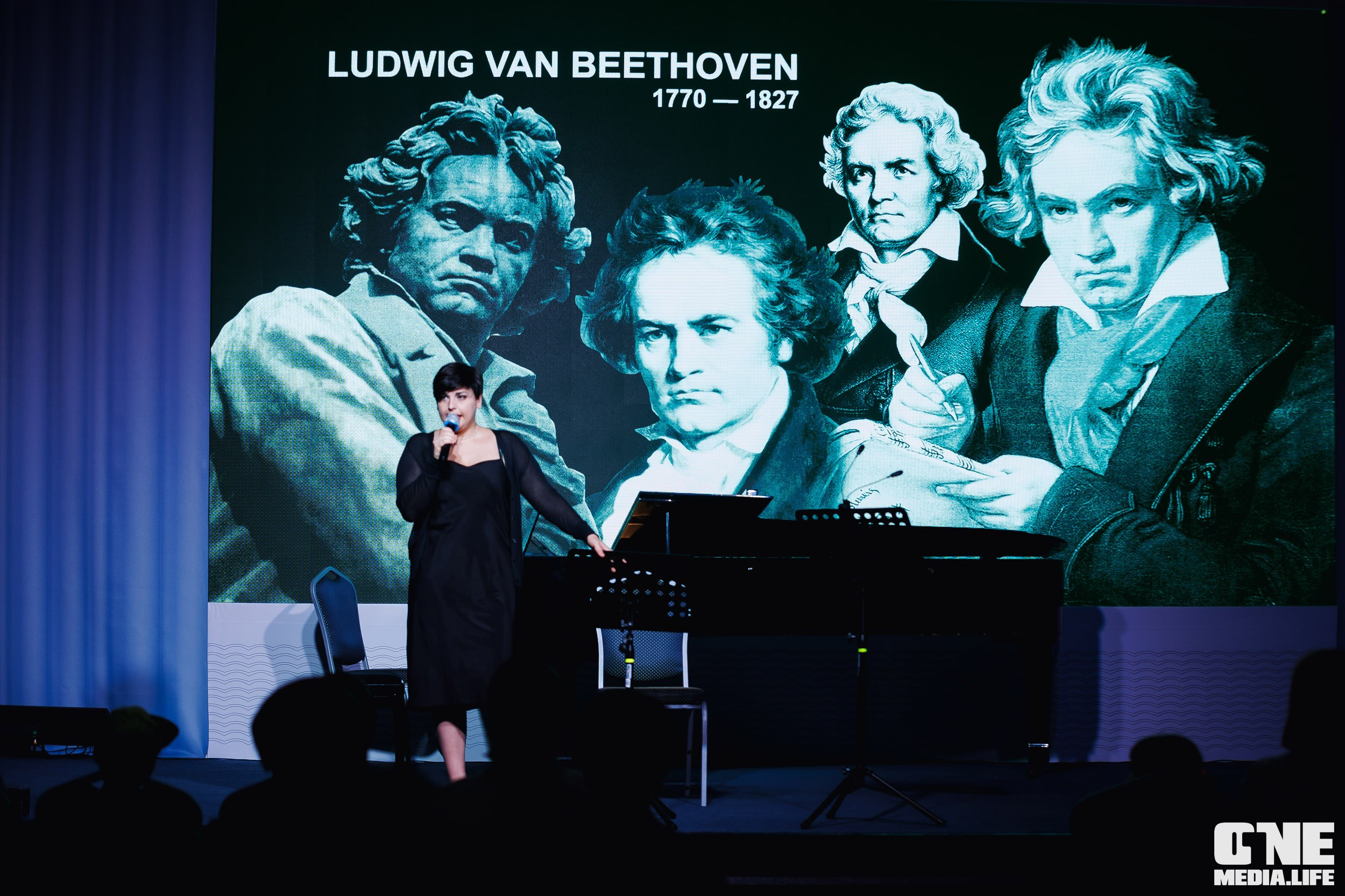 Фоторепортаж из Янтарь Холла. One Media Life: фоторепортажи, фотоотчеты с мероприятий и заведений