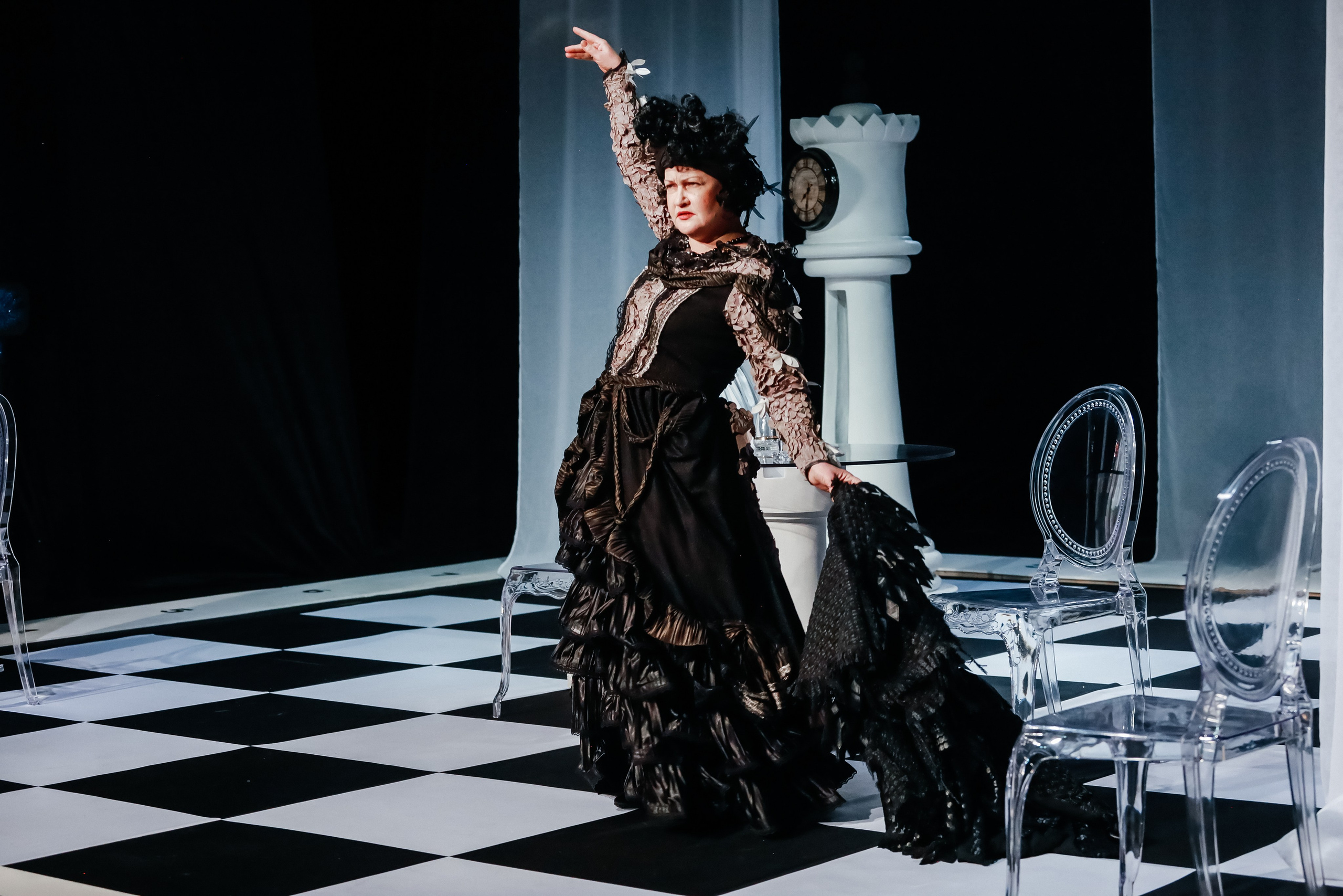 «Дядюшкин сон». Молодёжный театр алтая. Режиссер Дарья Камошина. Фоторепортаж. Театральная фотосъёмка