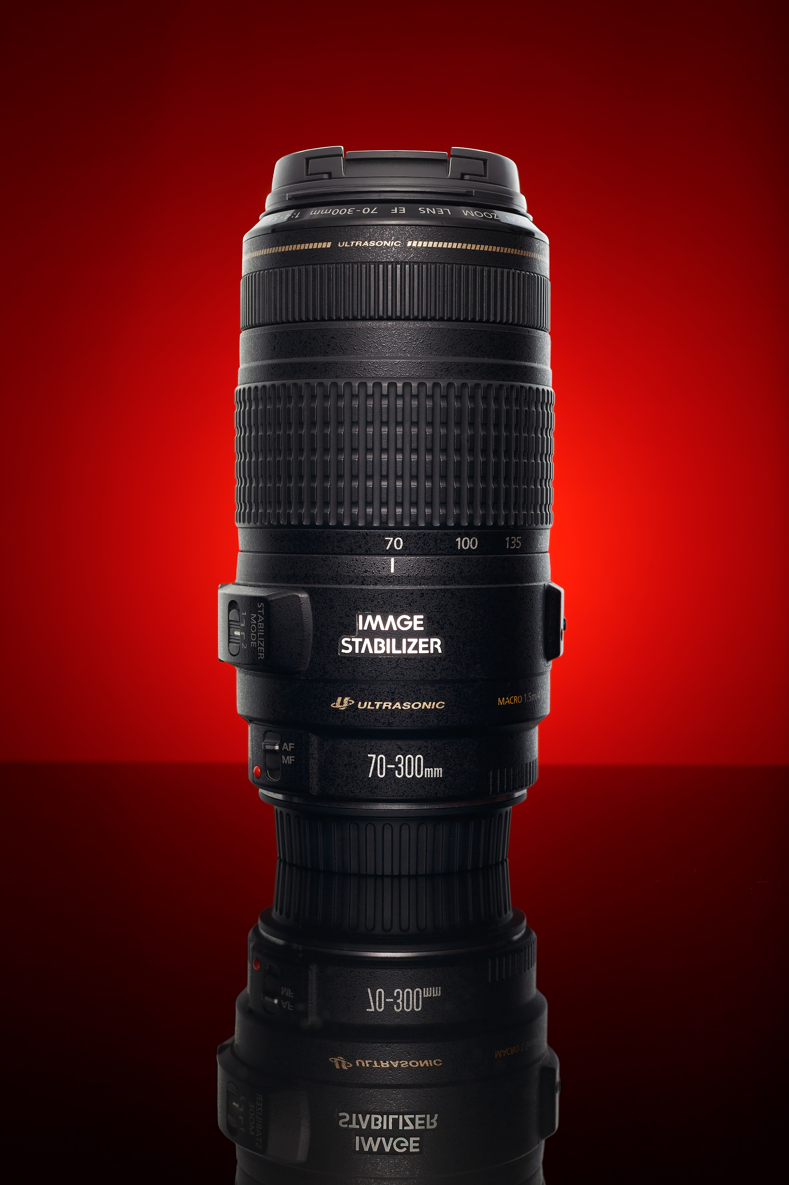 Телеобъектив цветной фон профессиональное предметное фото