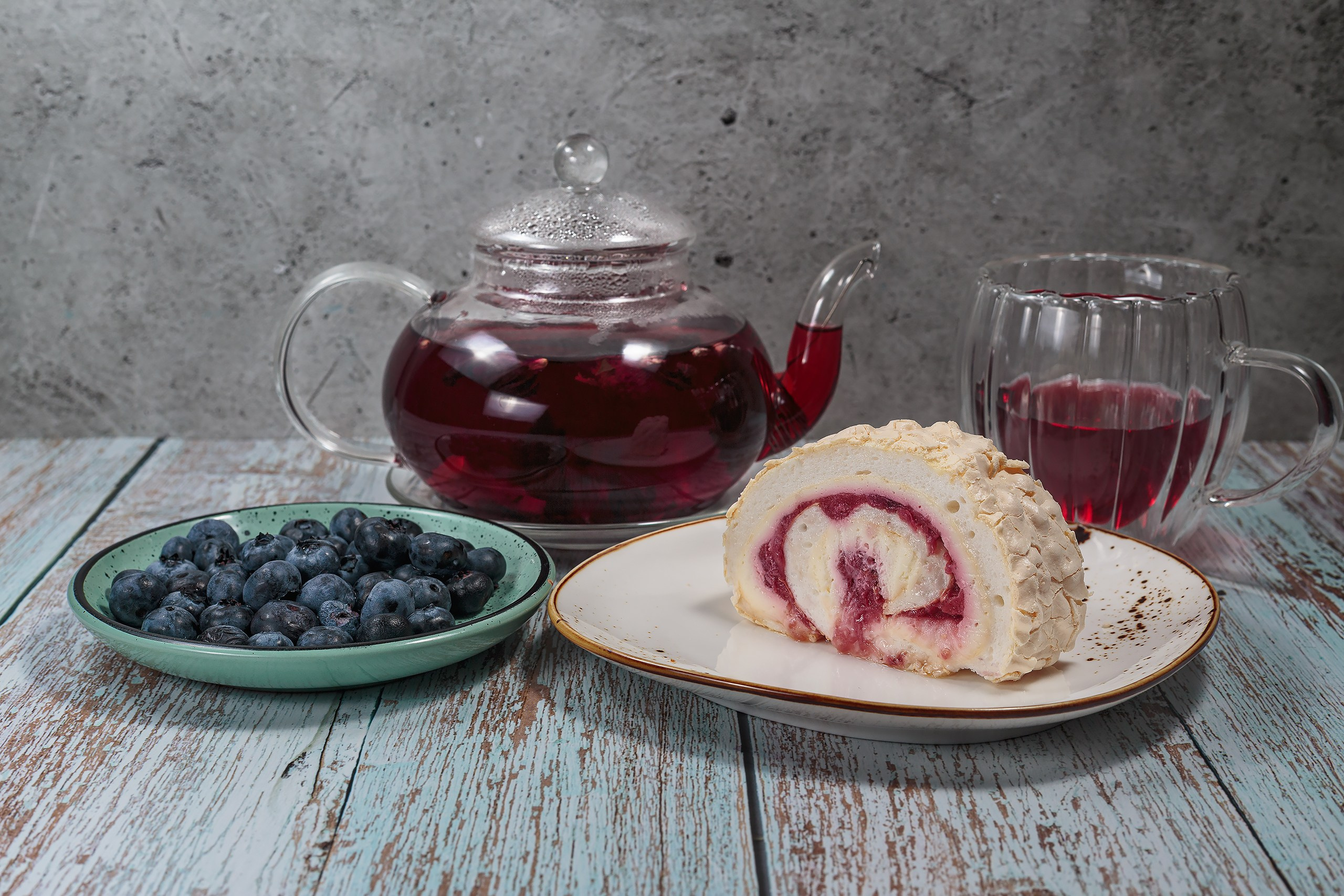 меренговый рулет в кофейне-кондитерской Konfi