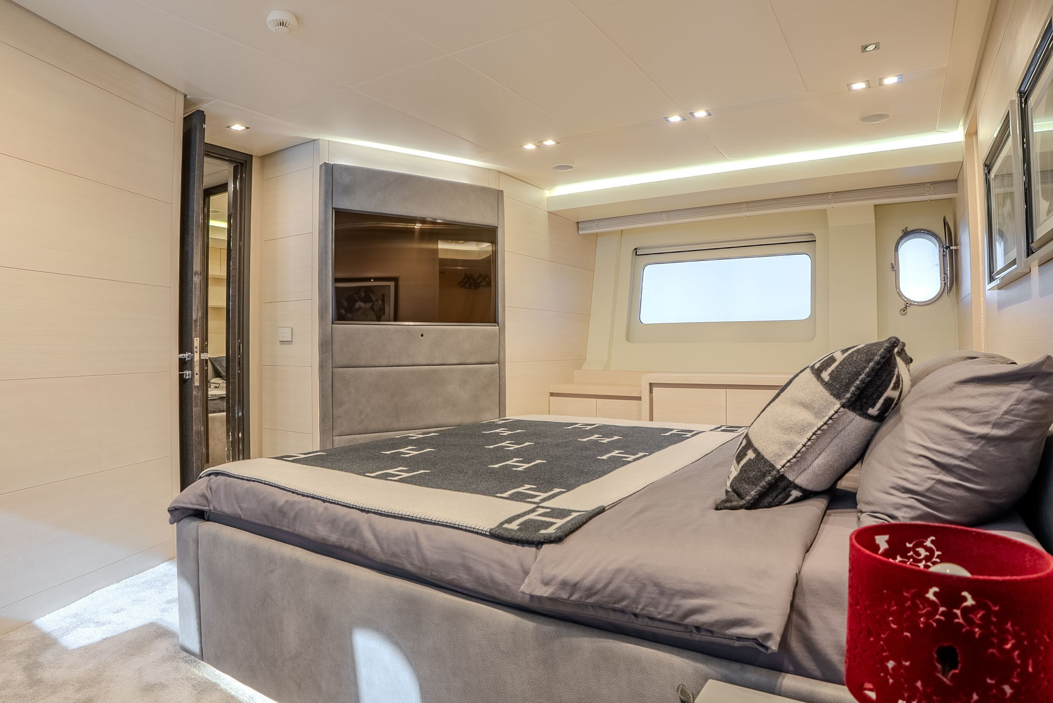 AB 100 Spectre. Яхтенный фотограф в Санкт-Петербурге Алексей Глухов