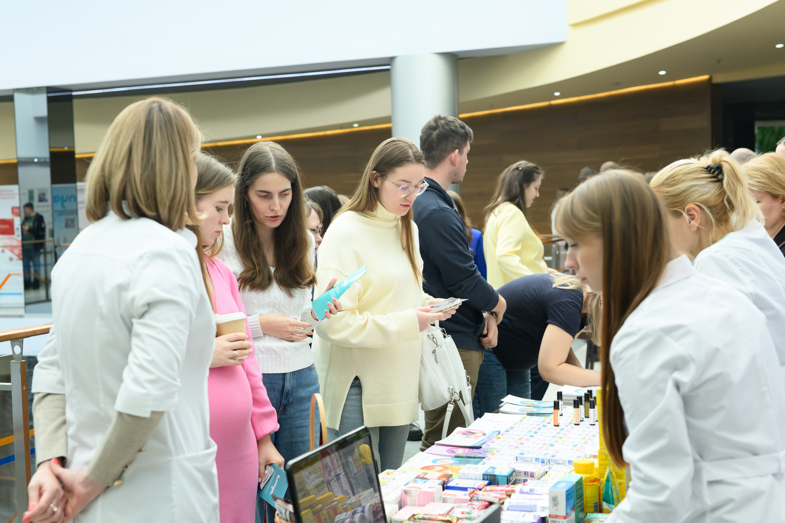 Фотоотчет праздника материнства февраль 2026 г. Профессиональный фотограф Елена Красилина г.Ярославль, г. Рыбинск