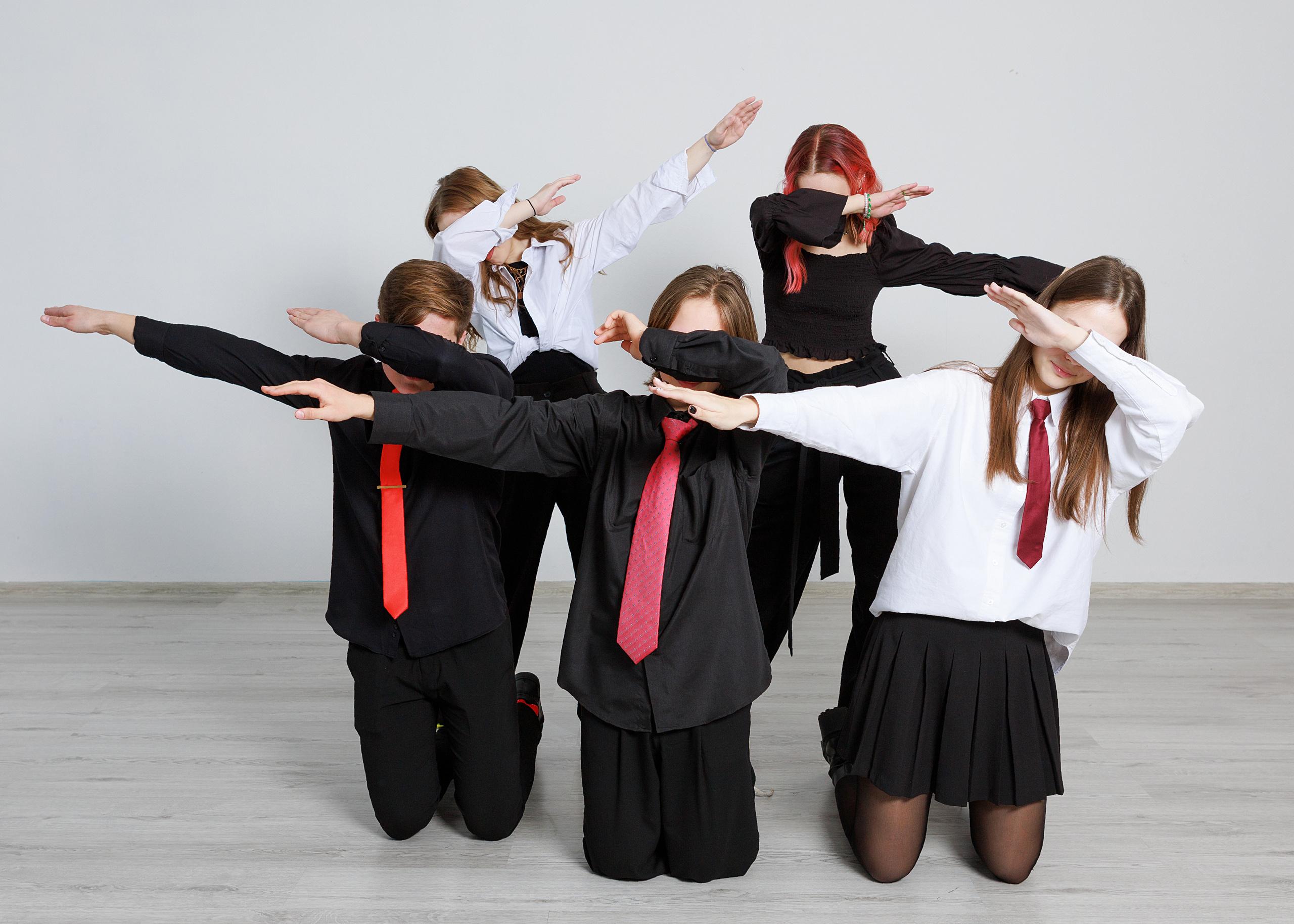 Школа 9 — 11 классы. Выпускные альбомы для школ и детских садов