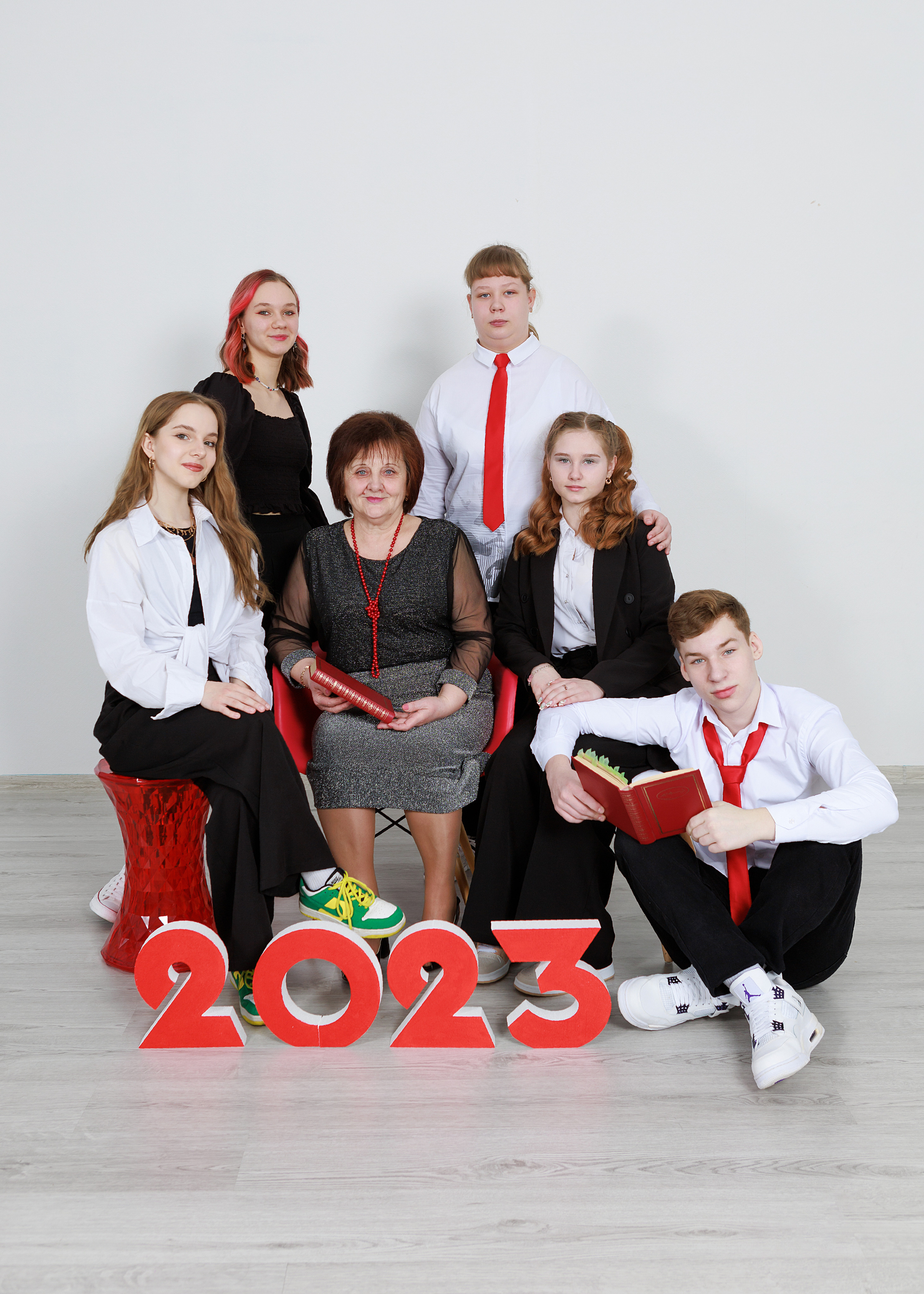 Школа 9 — 11 классы. Выпускные альбомы для школ и детских садов