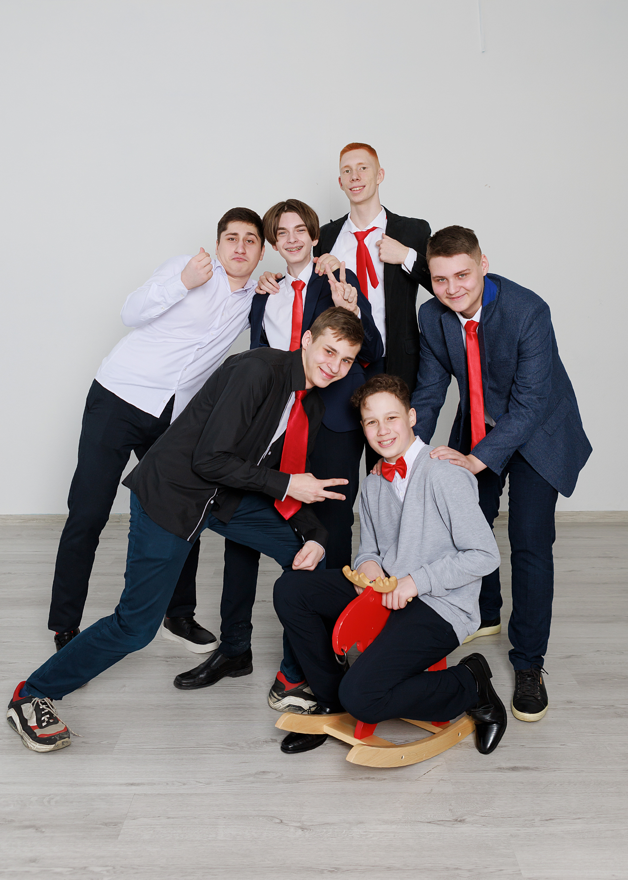 Школа 9 — 11 классы. Выпускные альбомы для школ и детских садов