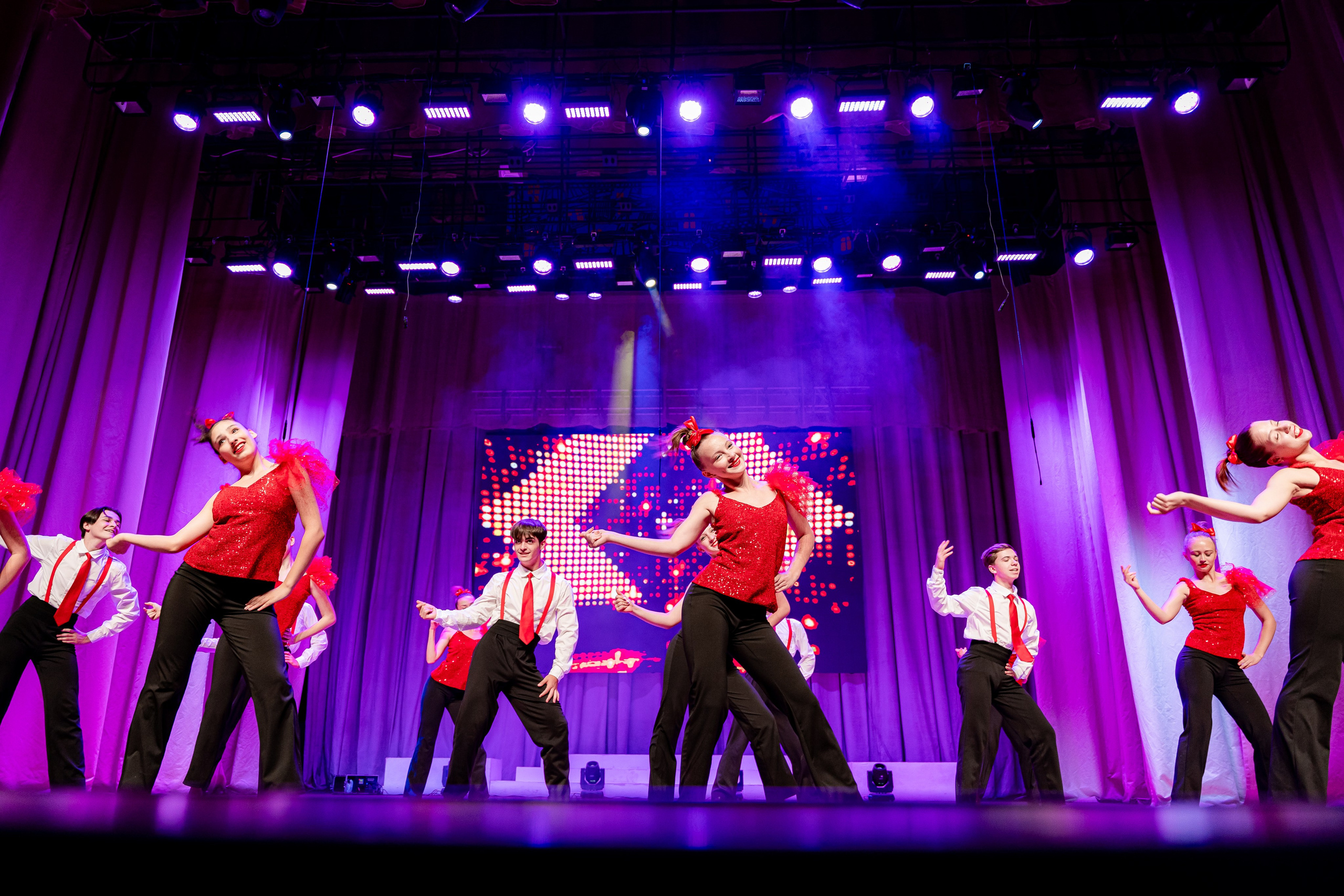 Городской фестиваль творчества ветеранов «Мудрость поколений говорит» 2024. Портретный и репортажный фотограф в Воронеже: Анастасия Пузикова