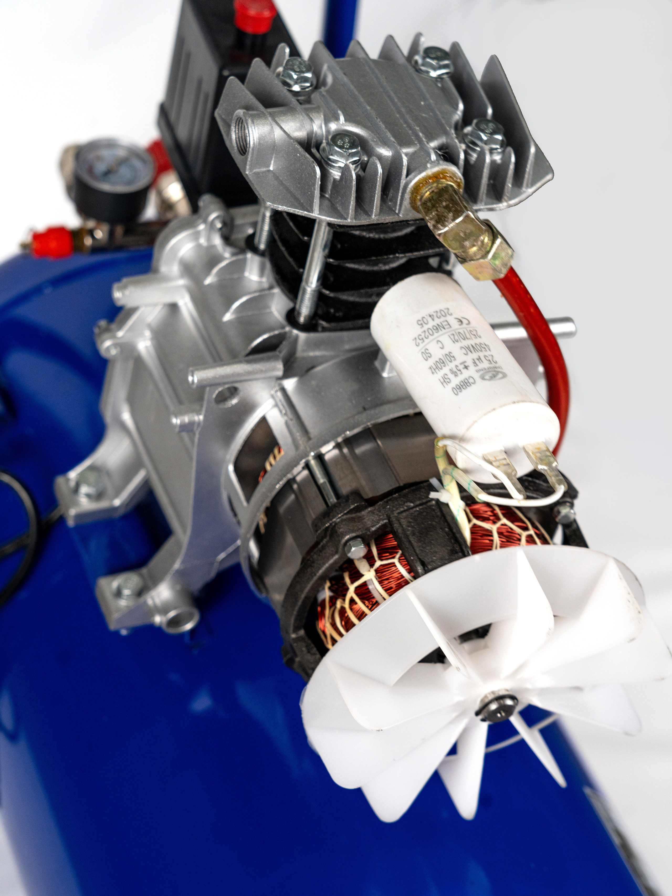 Выездная съемка крупногабаритного товара у заказчика. Олейник Денис — предметный фотограф, фотограф для маркетплейсов в Казани