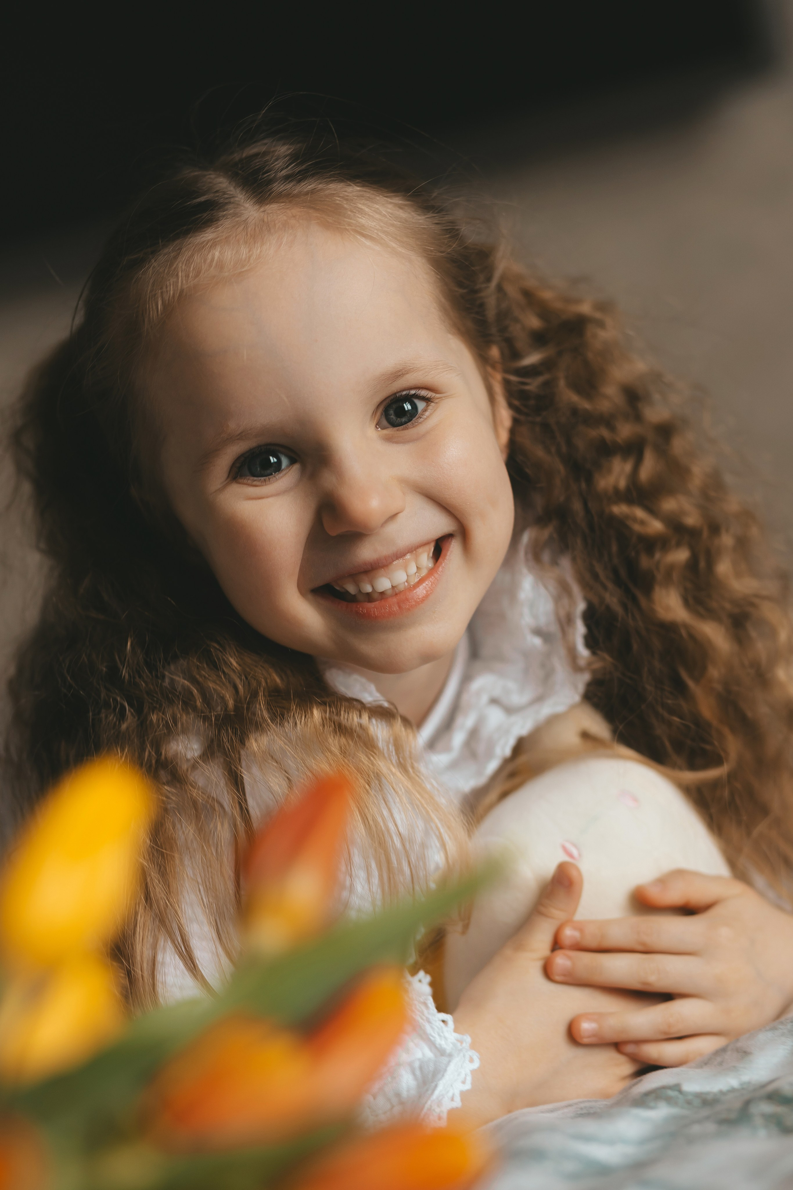 Весенняя домашняя семейная фотосессии мамы с дочками. Семейный и женский фотограф в Москве Надежда Воробьева