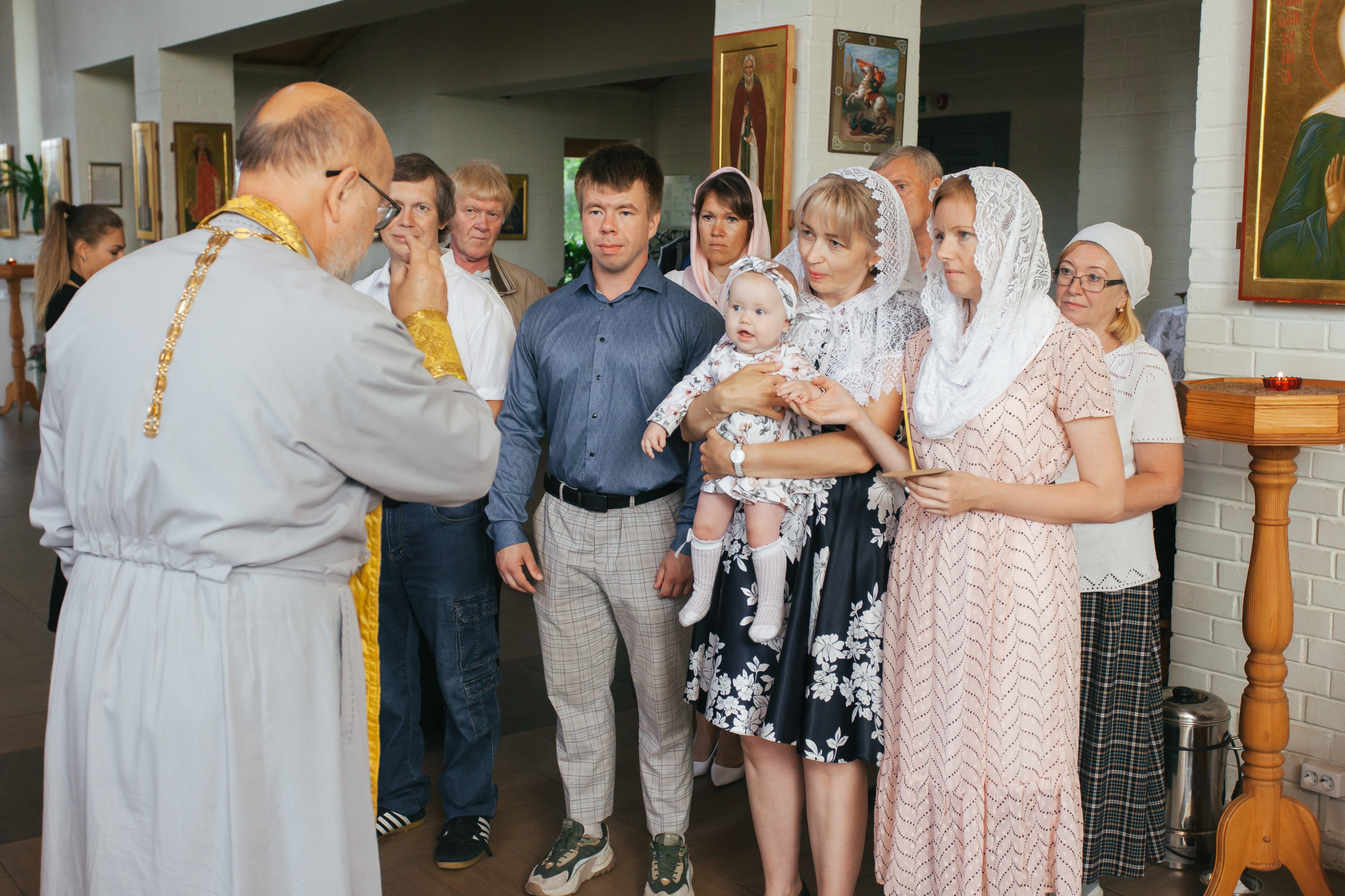Крещение храм Сошествия святого Духа, г. Колпино. Фотограф на крещение в Санкт Петербурге