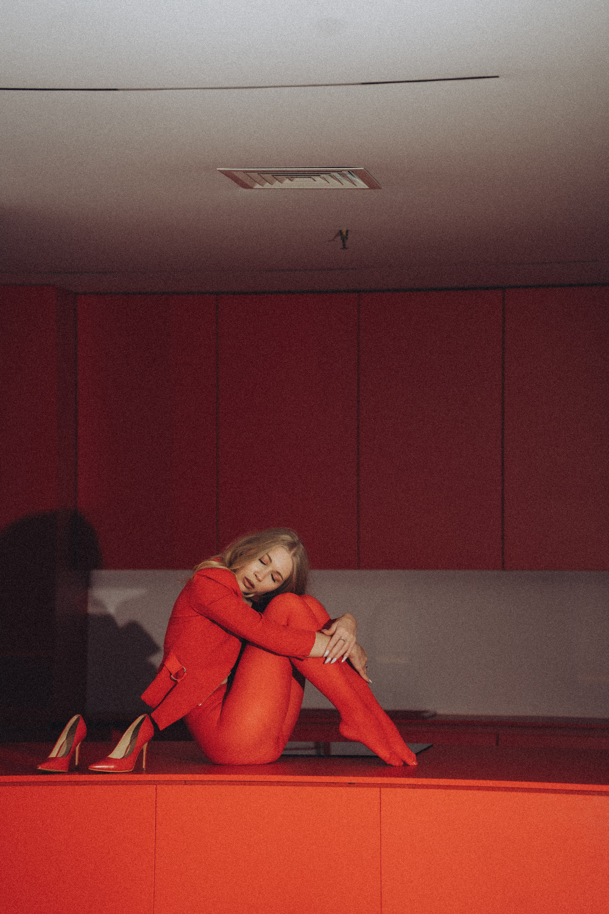 ФОТОСЕССИЯ К НОВОМУ ГОДУ В СТУДИИ С ЕЛОЧКОЙ КРАСИВЫЙ ОБРАЗ. Профессиональный фотограф, Санкт-Петербург — Виктория Богомолова