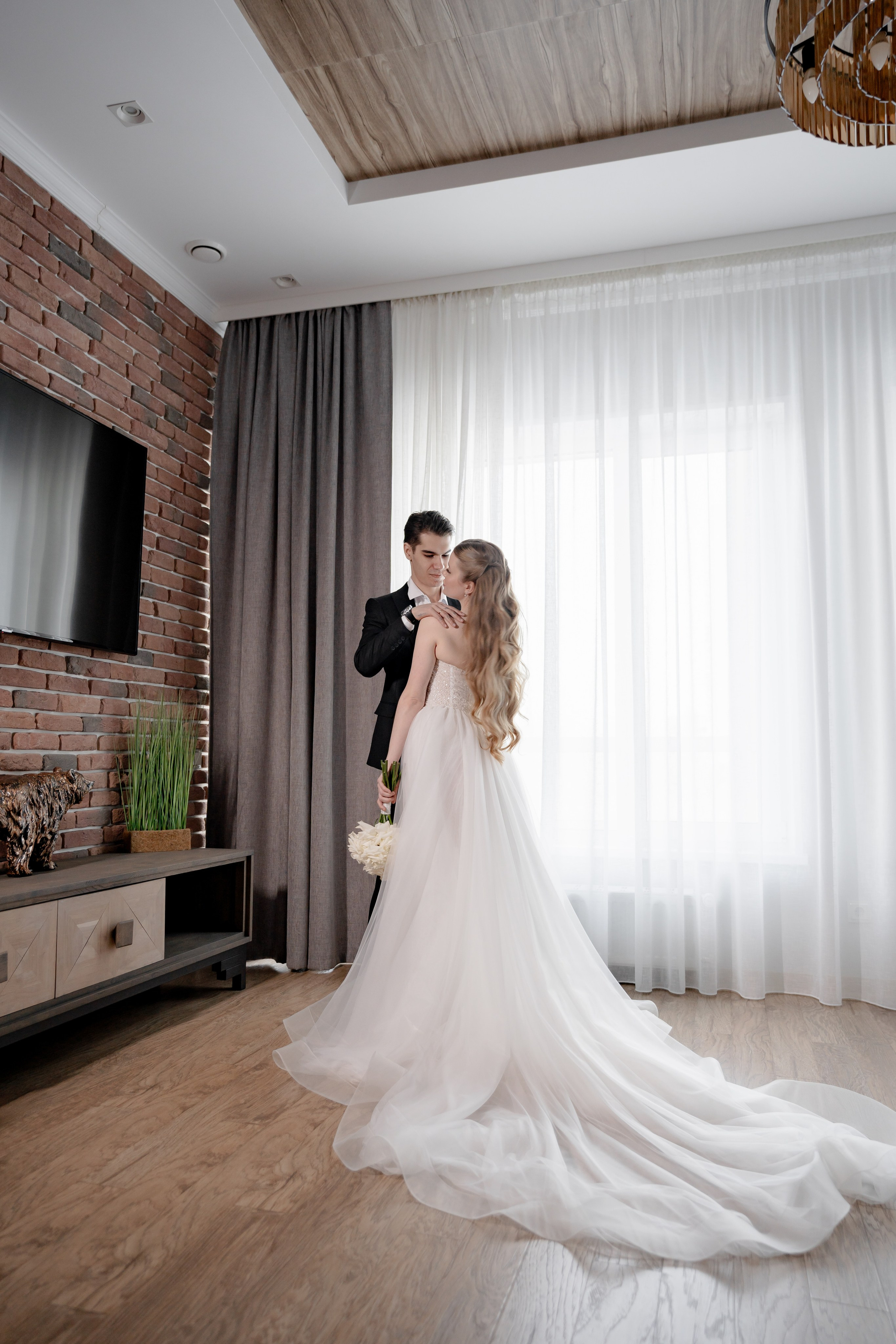 СВАДЕБНАЯ СЬЕМКА СБОРОВ В ОТЕЛЕ И ВЫЕЗД НА ЦЕРЕМОНИЮ (СНЯТО В СИБИРЕ В НИЖНЕВАРТОВСКЕ). Профессиональный фотограф, Санкт-Петербург — Виктория Богомолова