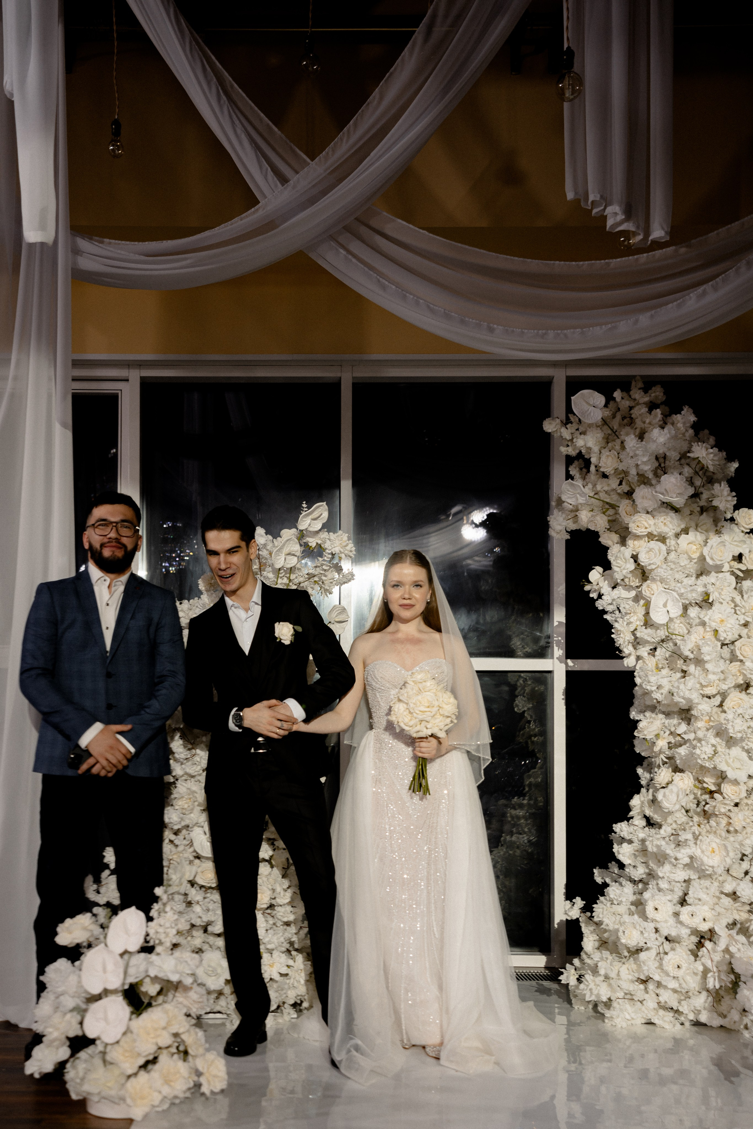 СВАДЕБНАЯ СЬЕМКА СБОРОВ В ОТЕЛЕ И ВЫЕЗД НА ЦЕРЕМОНИЮ (СНЯТО В СИБИРЕ В НИЖНЕВАРТОВСКЕ). Профессиональный фотограф, Санкт-Петербург — Виктория Богомолова