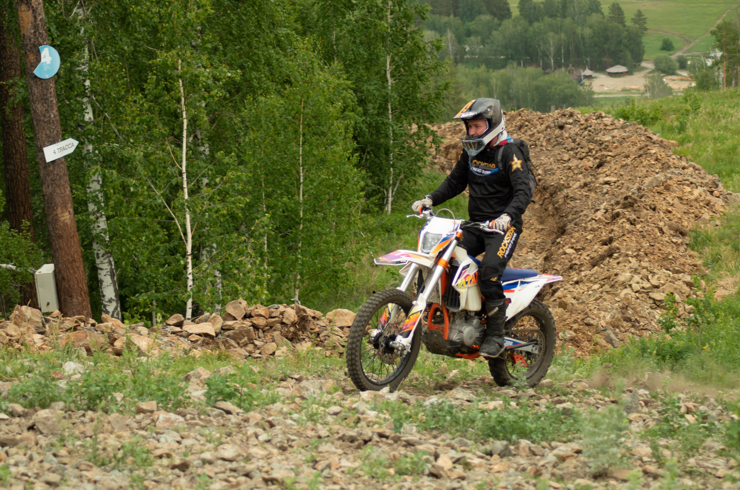 Мужской портрет: мотоцикл. Фотограф Марина Доглядная Челябинск фотосессии с лошадьми, мотоциклами