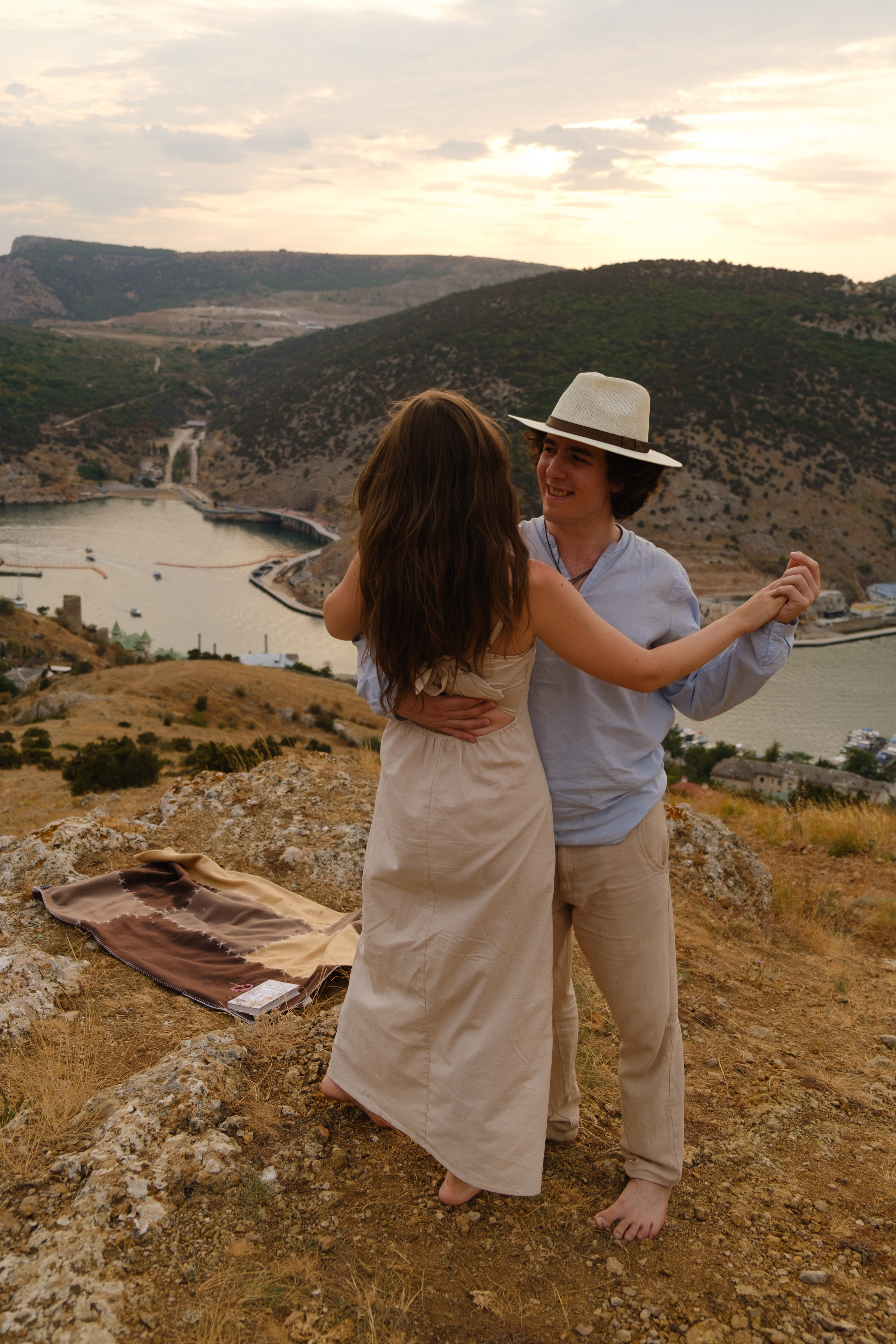 Л+Н в Балаклаве. Профессиональная фотосъемка в Крыму. Натуральные эмоции и живые кадры. Забронируйте дату прямо сейчас!