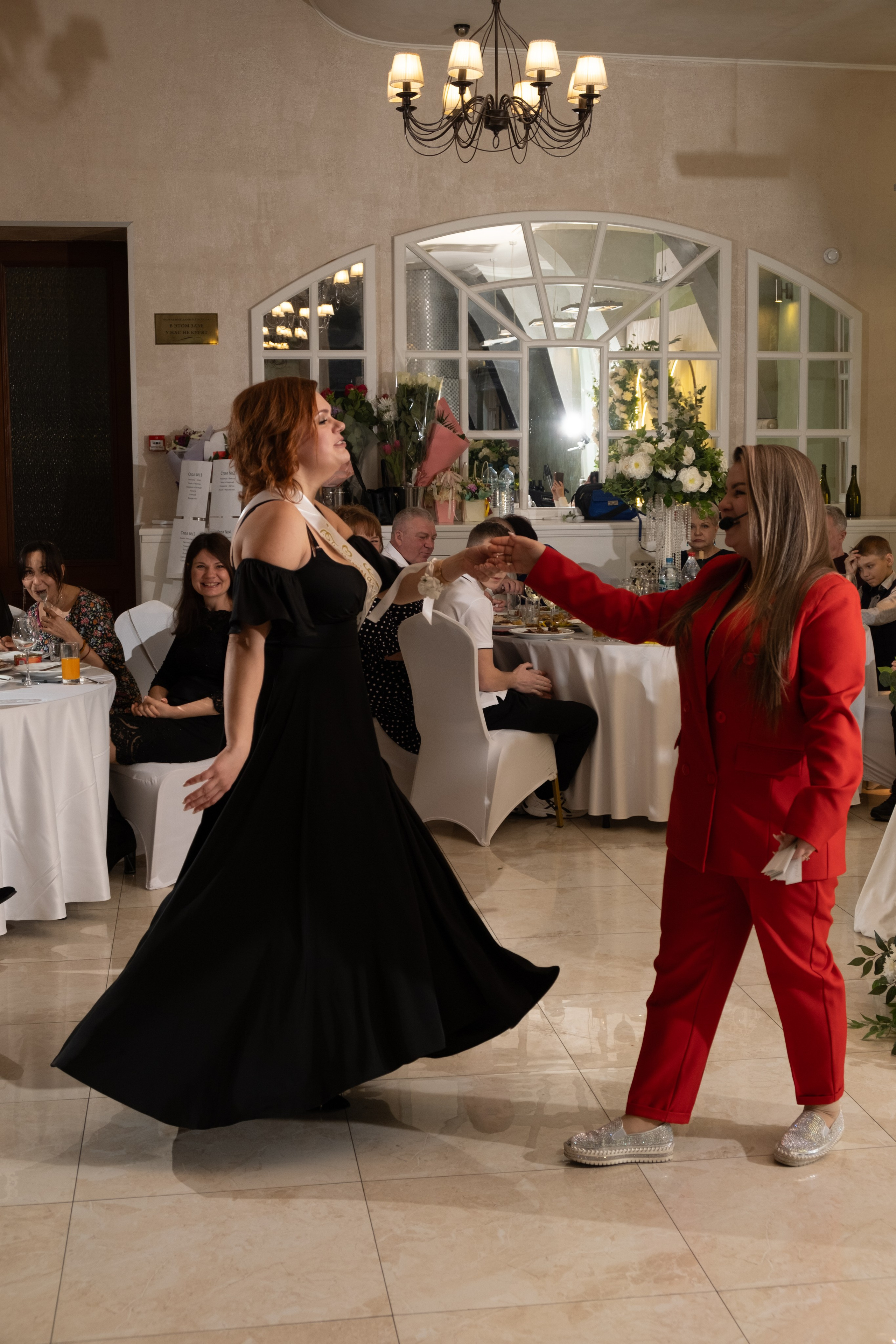 Гостиница Севастополь. Свадебная фотосессия Новый Херсонес. Профессиональная фотосъемка в Крыму. Натуральные эмоции и живые кадры. Забронируйте дату прямо сейчас!