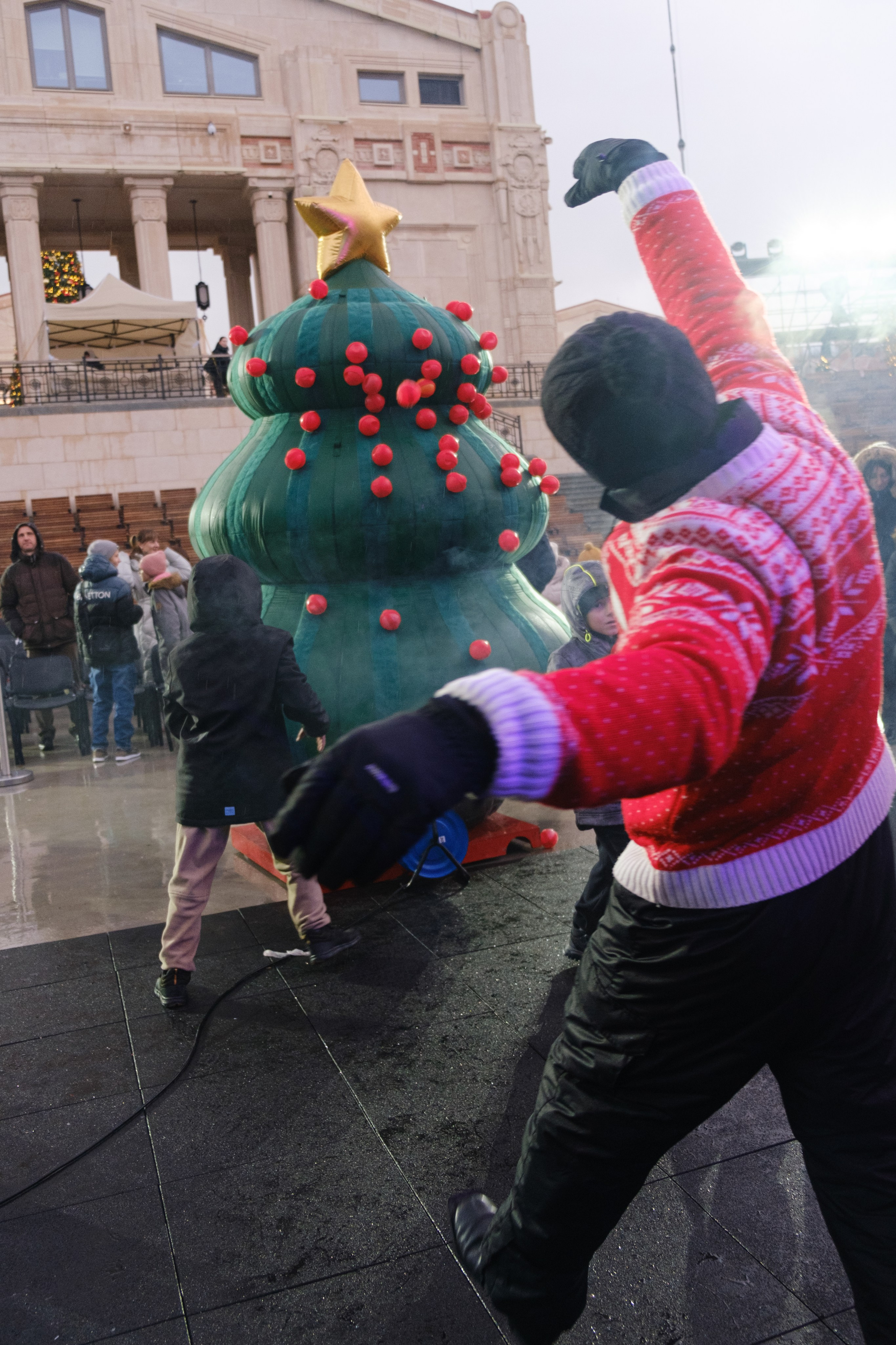 Новогодний репортаж из парка «Новый Херсонес» | Фотограф Илья Желдак. Профессиональная фотосъемка в Крыму. Натуральные эмоции и живые кадры. Забронируйте дату прямо сейчас!