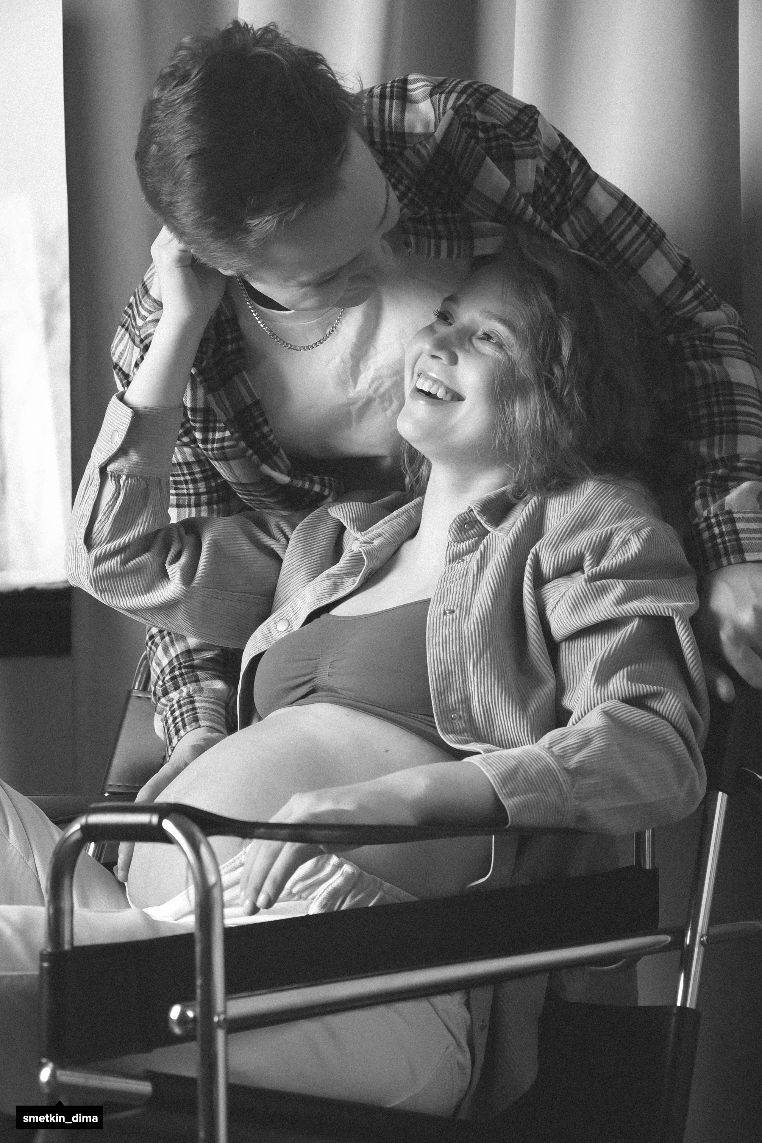 парень любит девушку