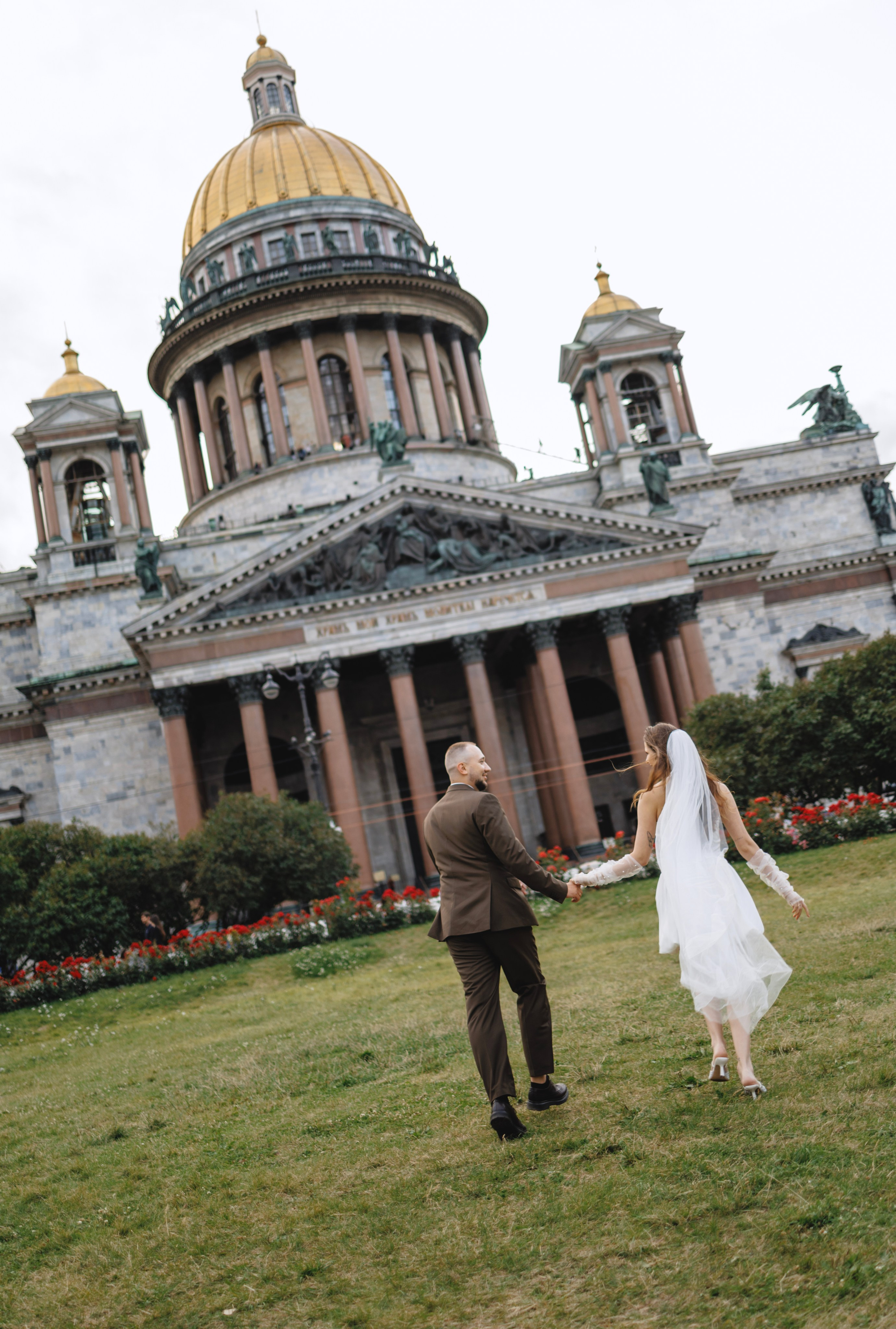 Руслан и Виолетта — Исаакий, Зимняя канавка. Боженова Елена фотограф Санкт-Петербург