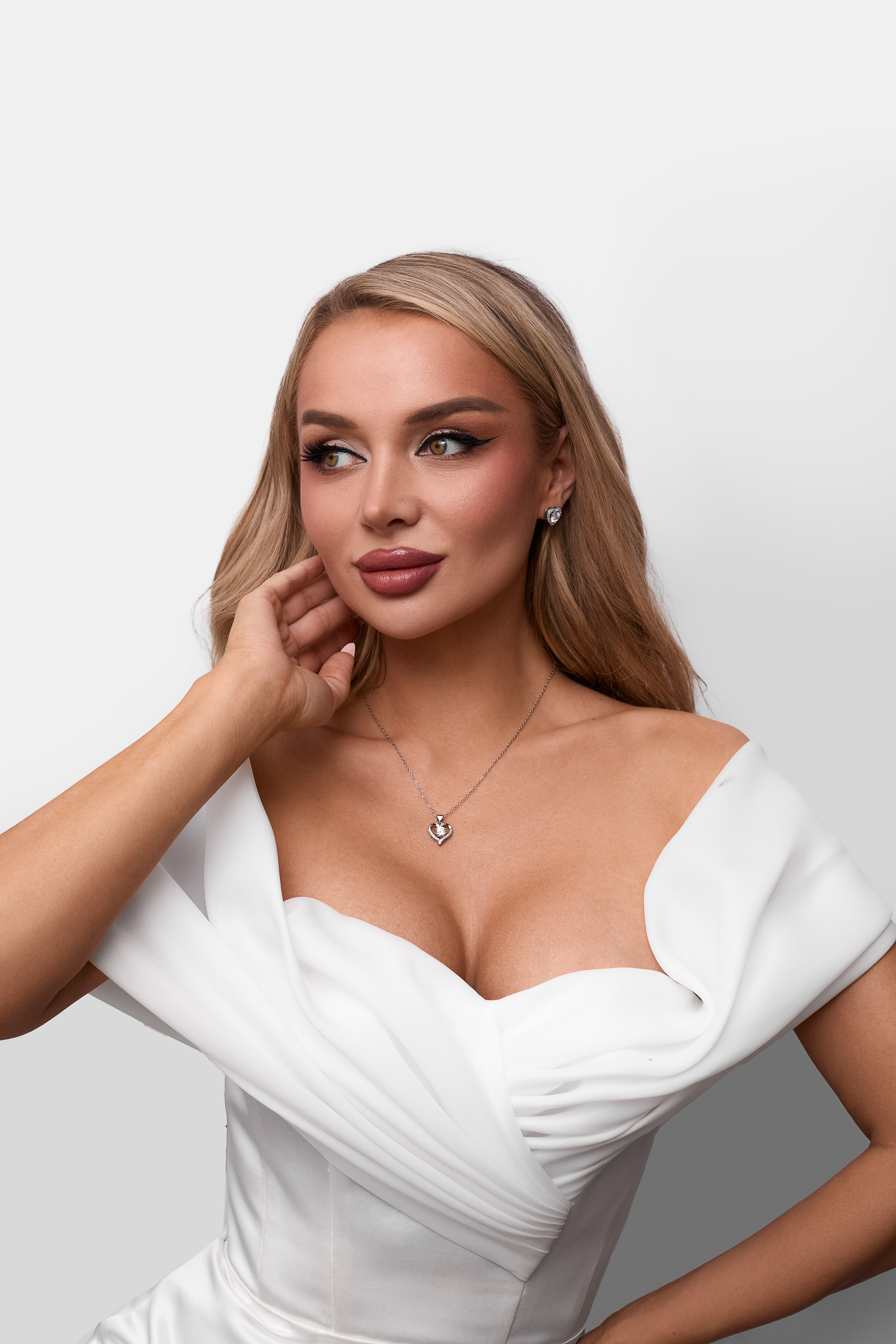 Украшения на модели. Коммерческий фотограф Дарья Горбачева