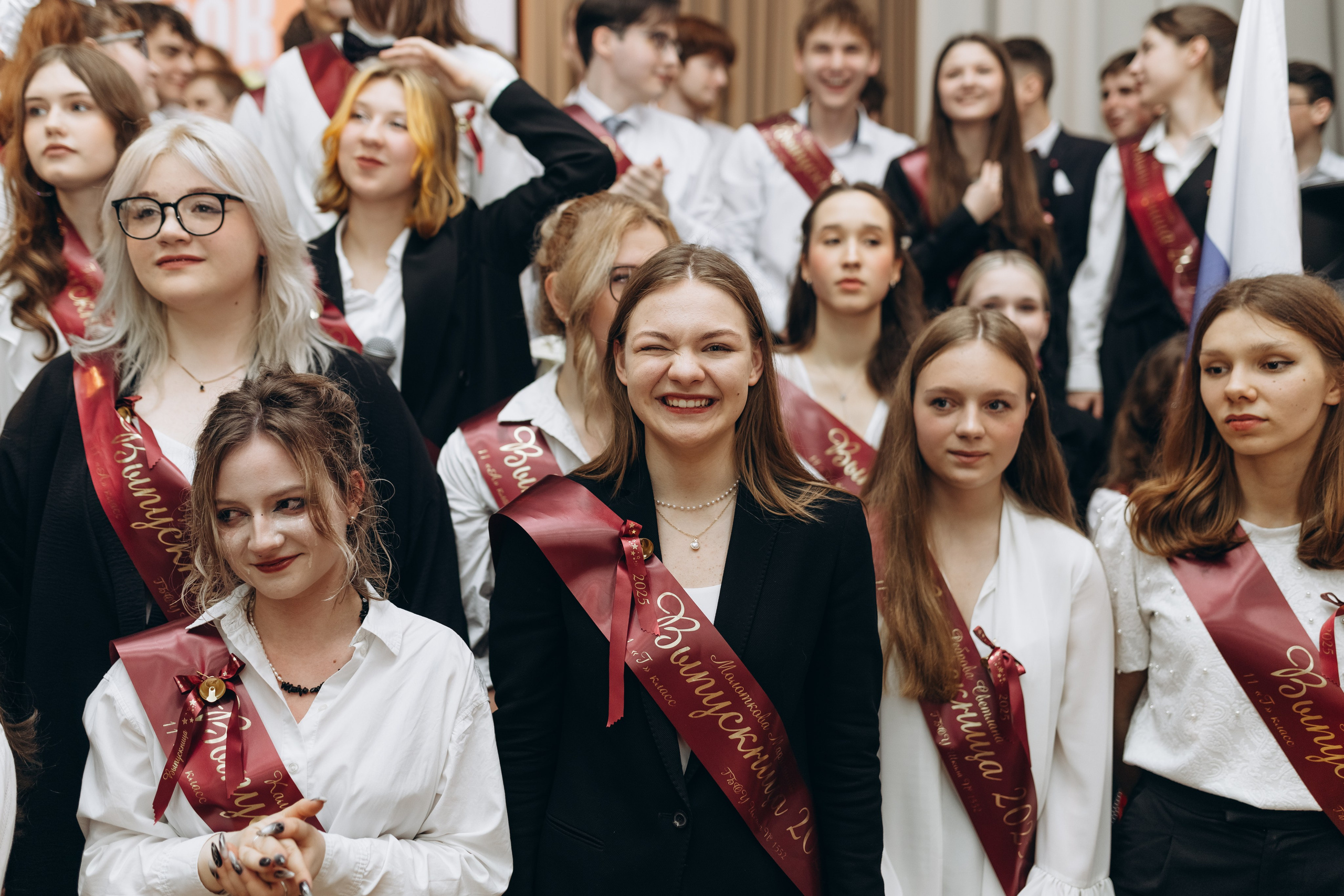 Последний звонок концерт+ фотозона. Фотограф Людмила Оюн