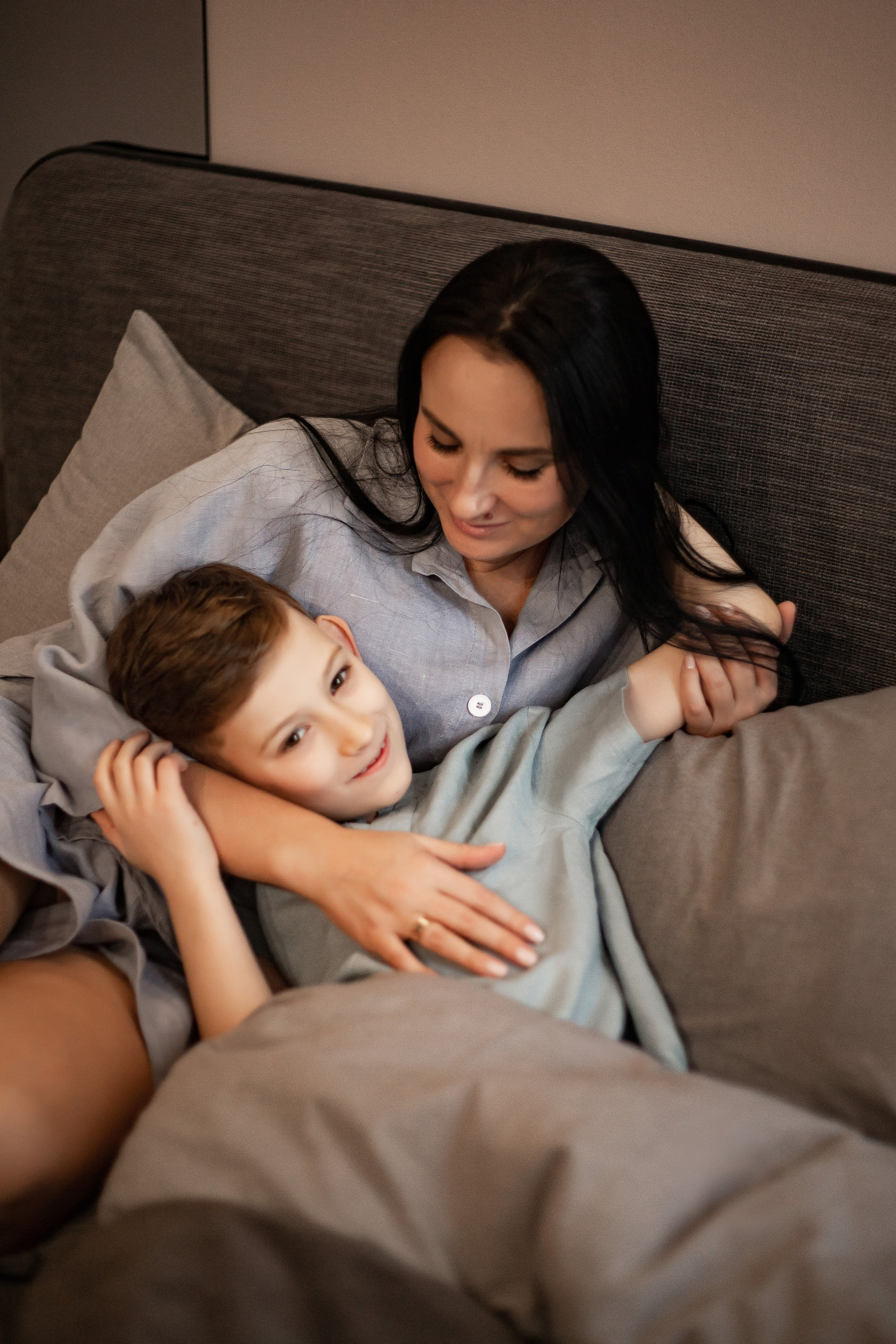 Совместный завтрак. Семейная съемка — это красивый способ признаться своей семье в любви