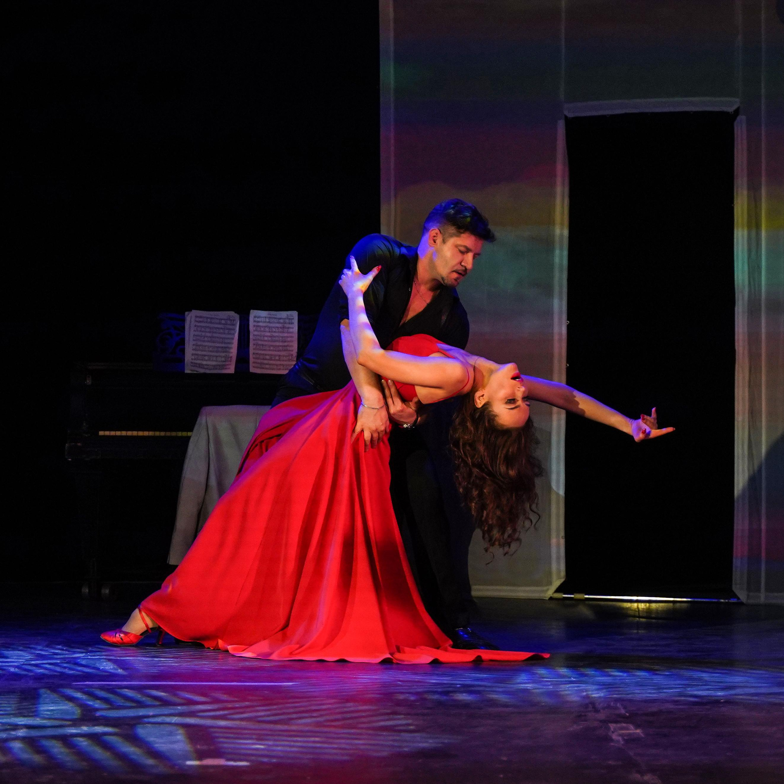 Театральная постановка Случайное танго. Ульяна Палама: Мир через призму фотокамеры